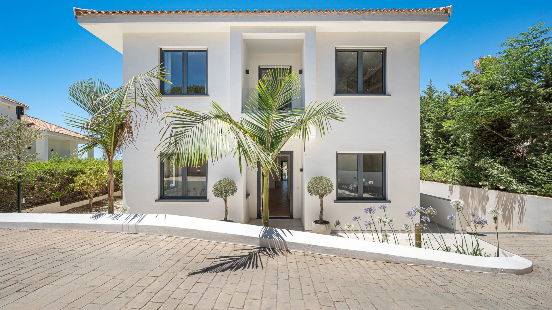For sale 5 bedrooms villa in Artola