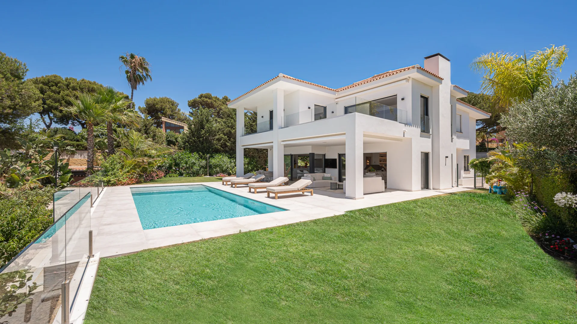 For sale 5 bedrooms villa in Artola