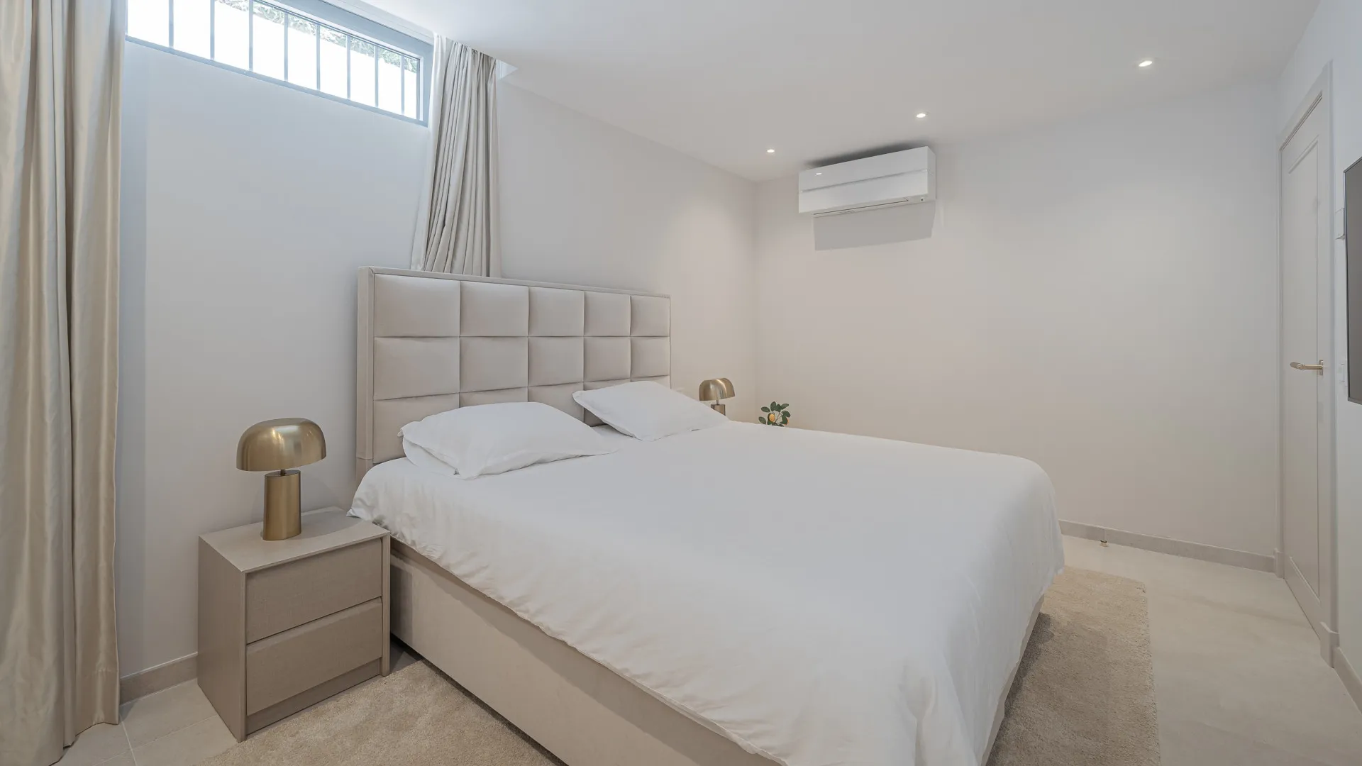 For sale 5 bedrooms villa in Artola