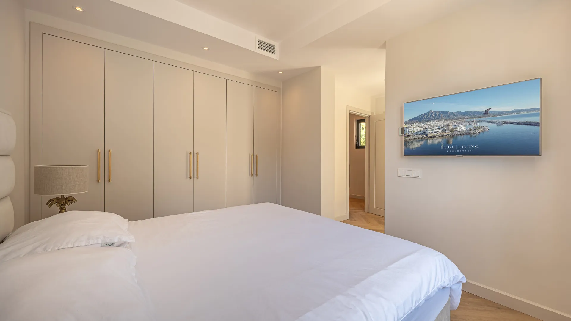 For sale 5 bedrooms villa in Artola