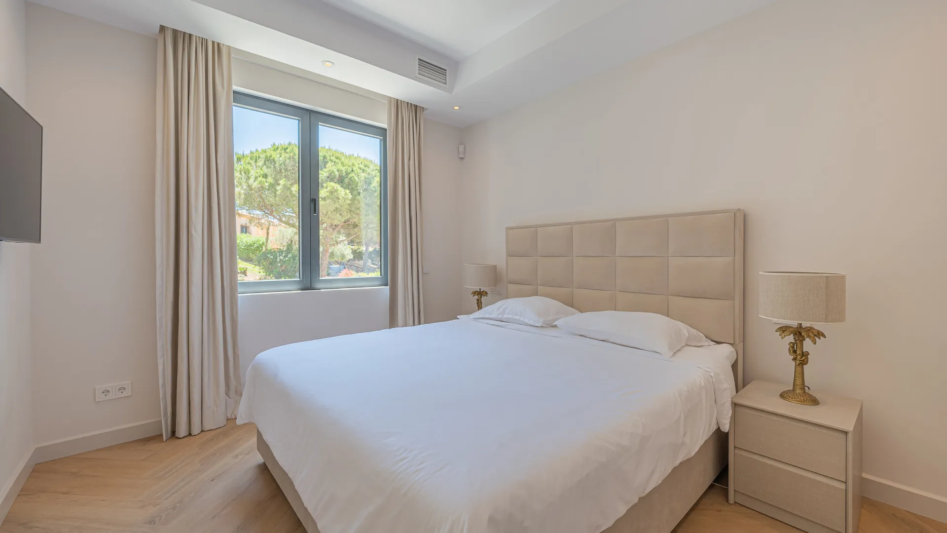 For sale 5 bedrooms villa in Artola