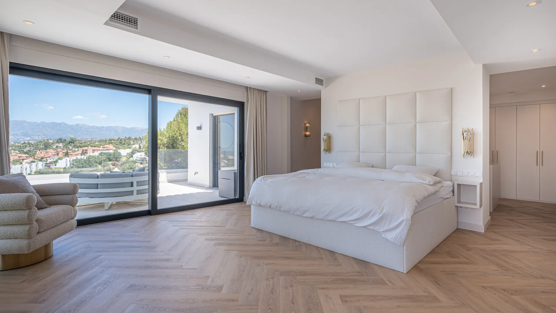 For sale 5 bedrooms villa in Artola