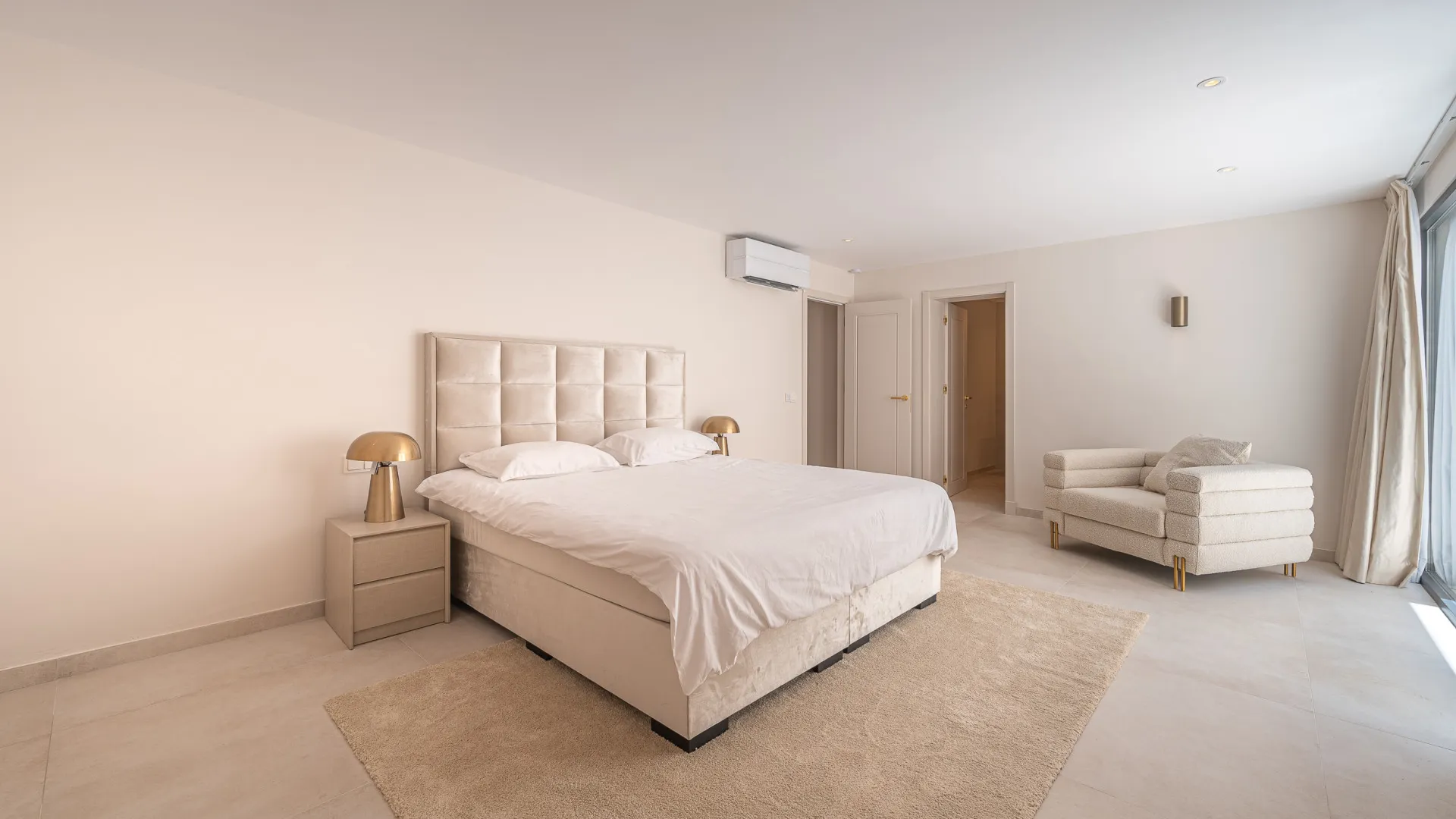 For sale 5 bedrooms villa in Artola