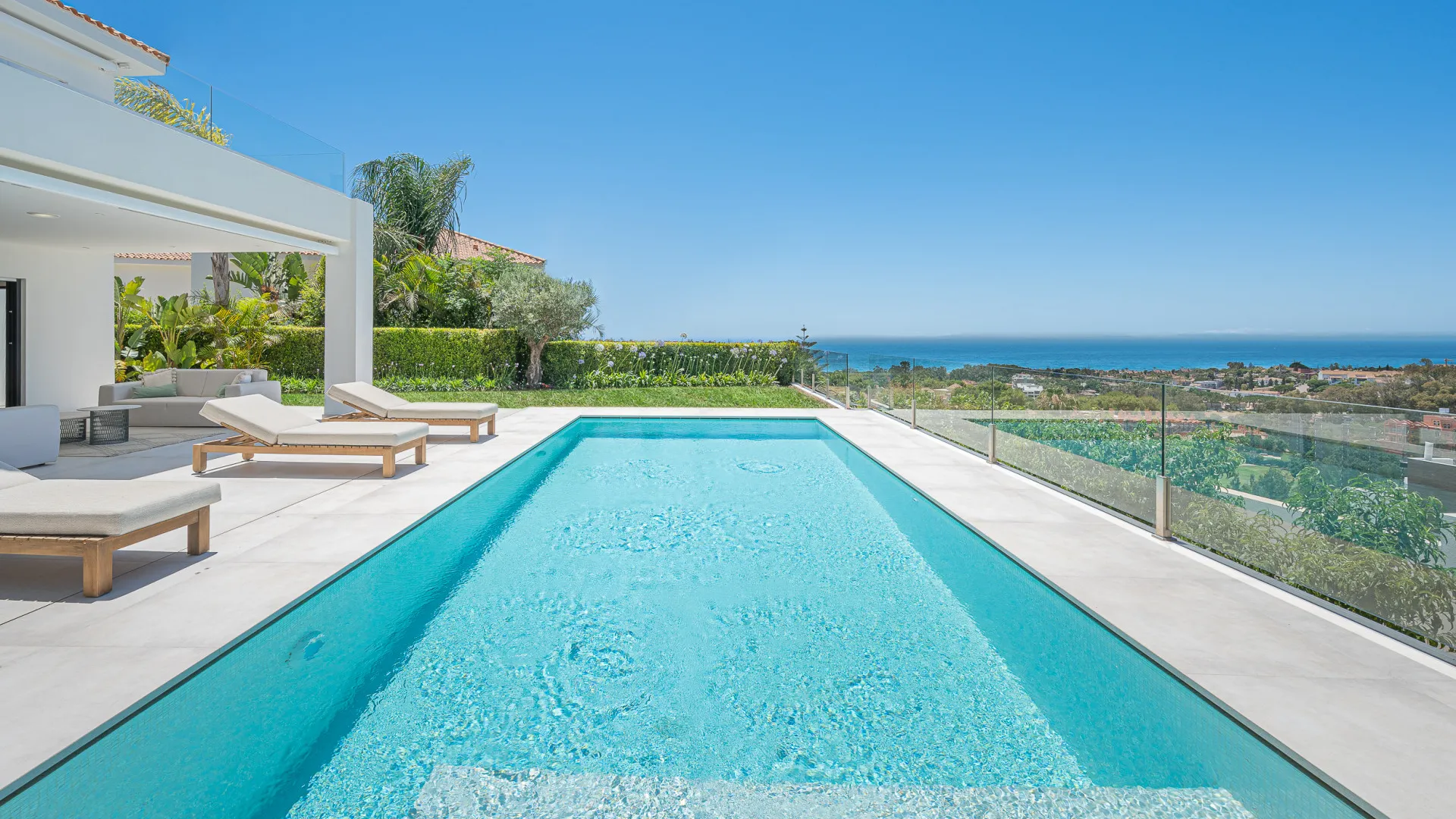 For sale 5 bedrooms villa in Artola