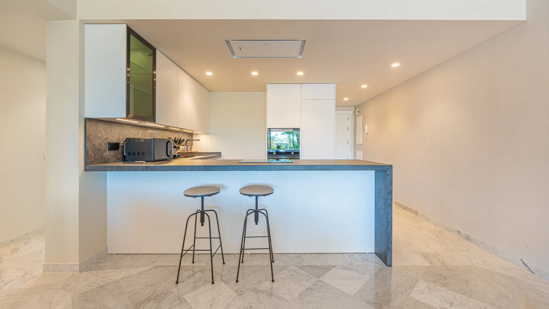 Buy Marina Puente Romano apartment