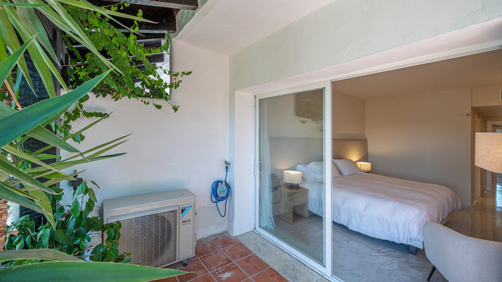 Buy Marina Puente Romano apartment