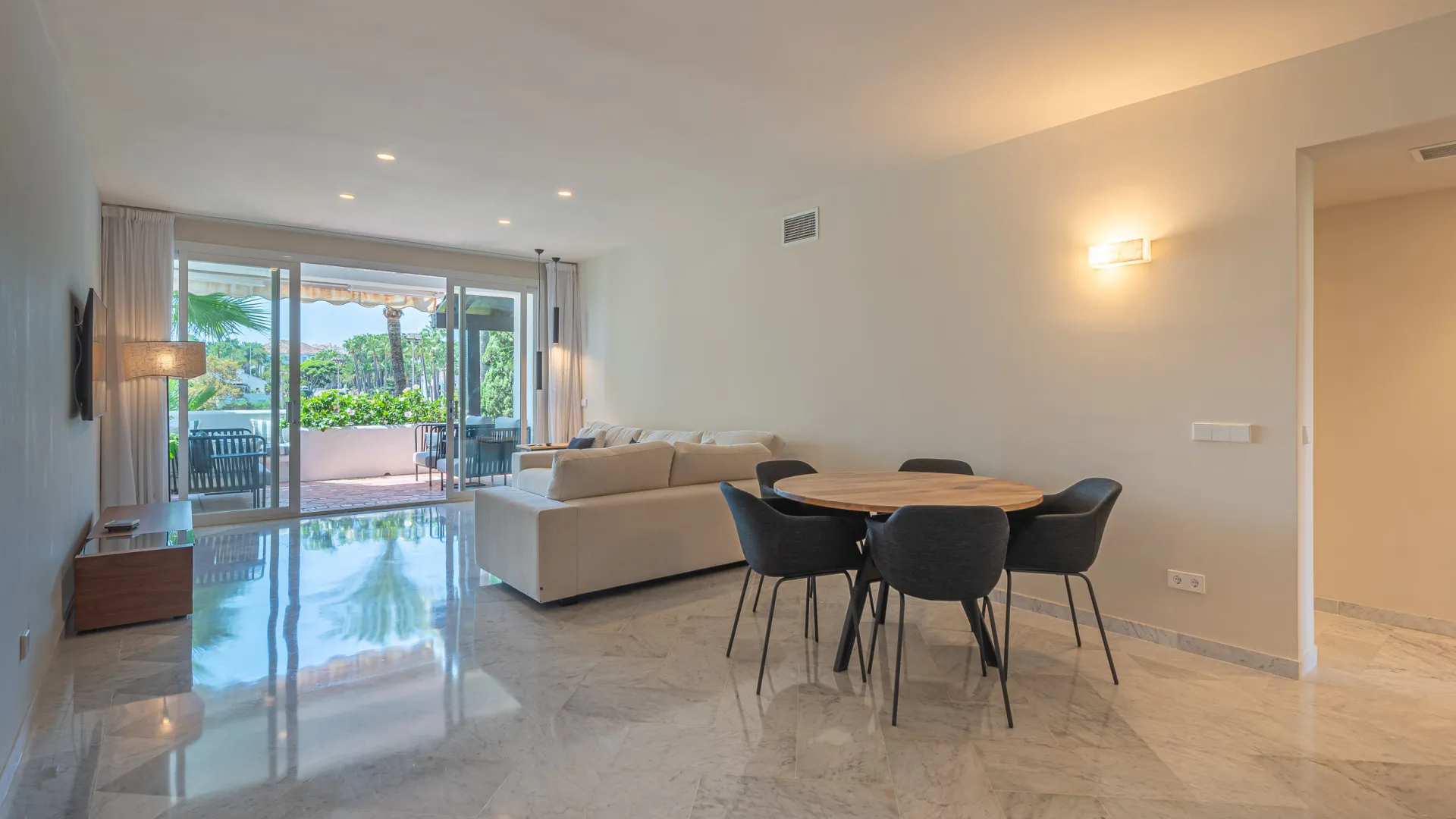 Buy Marina Puente Romano apartment