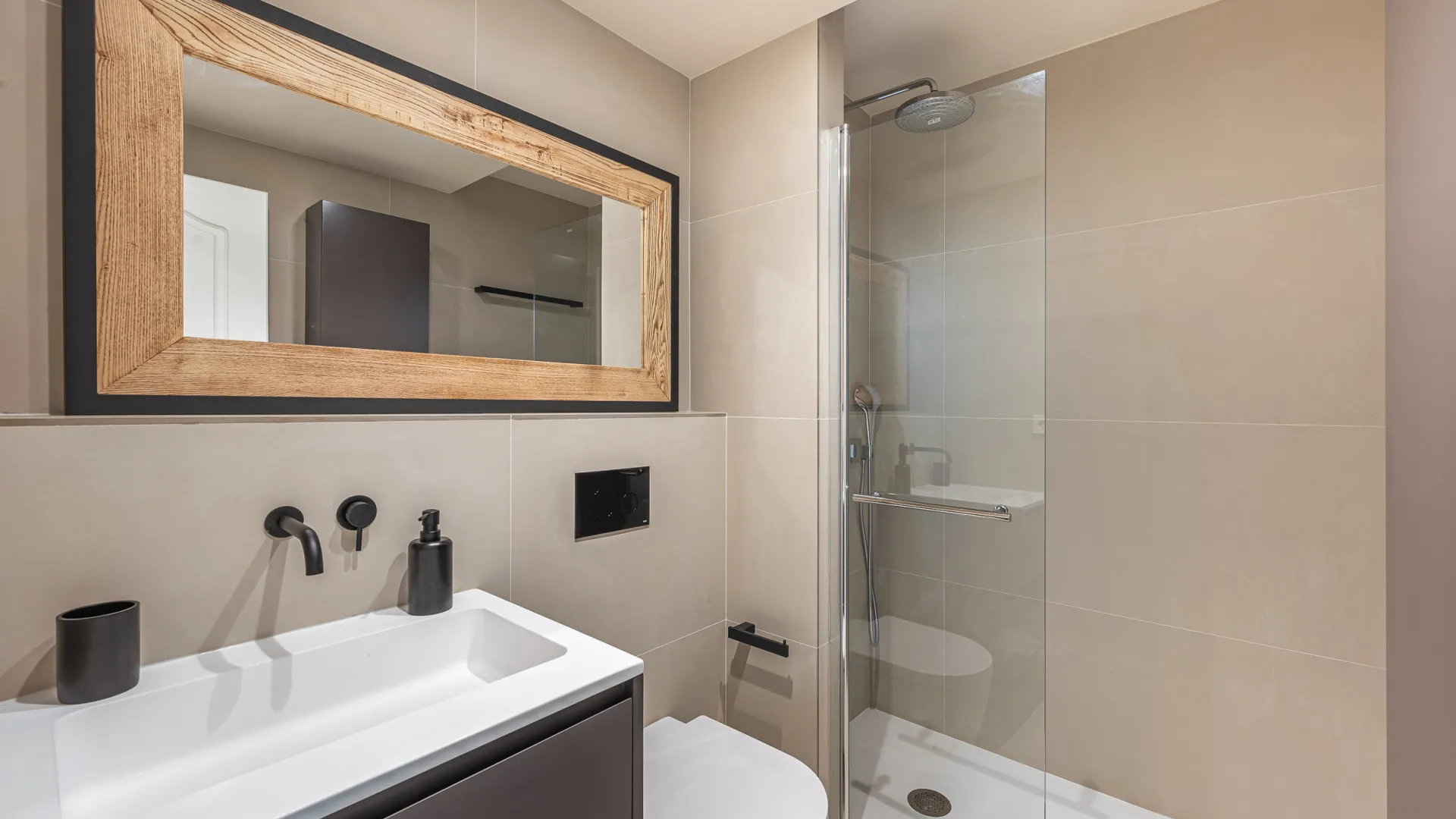 Buy Marina Puente Romano apartment