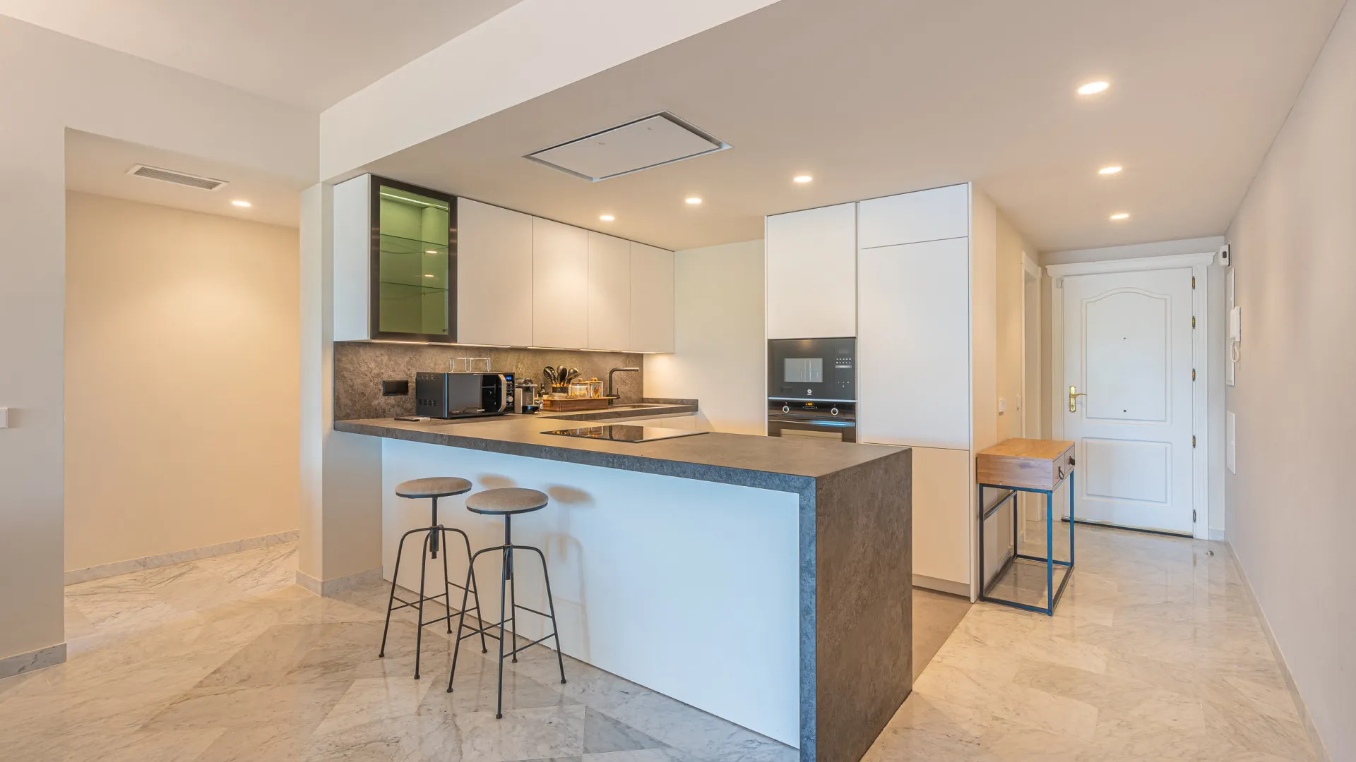 Buy Marina Puente Romano apartment