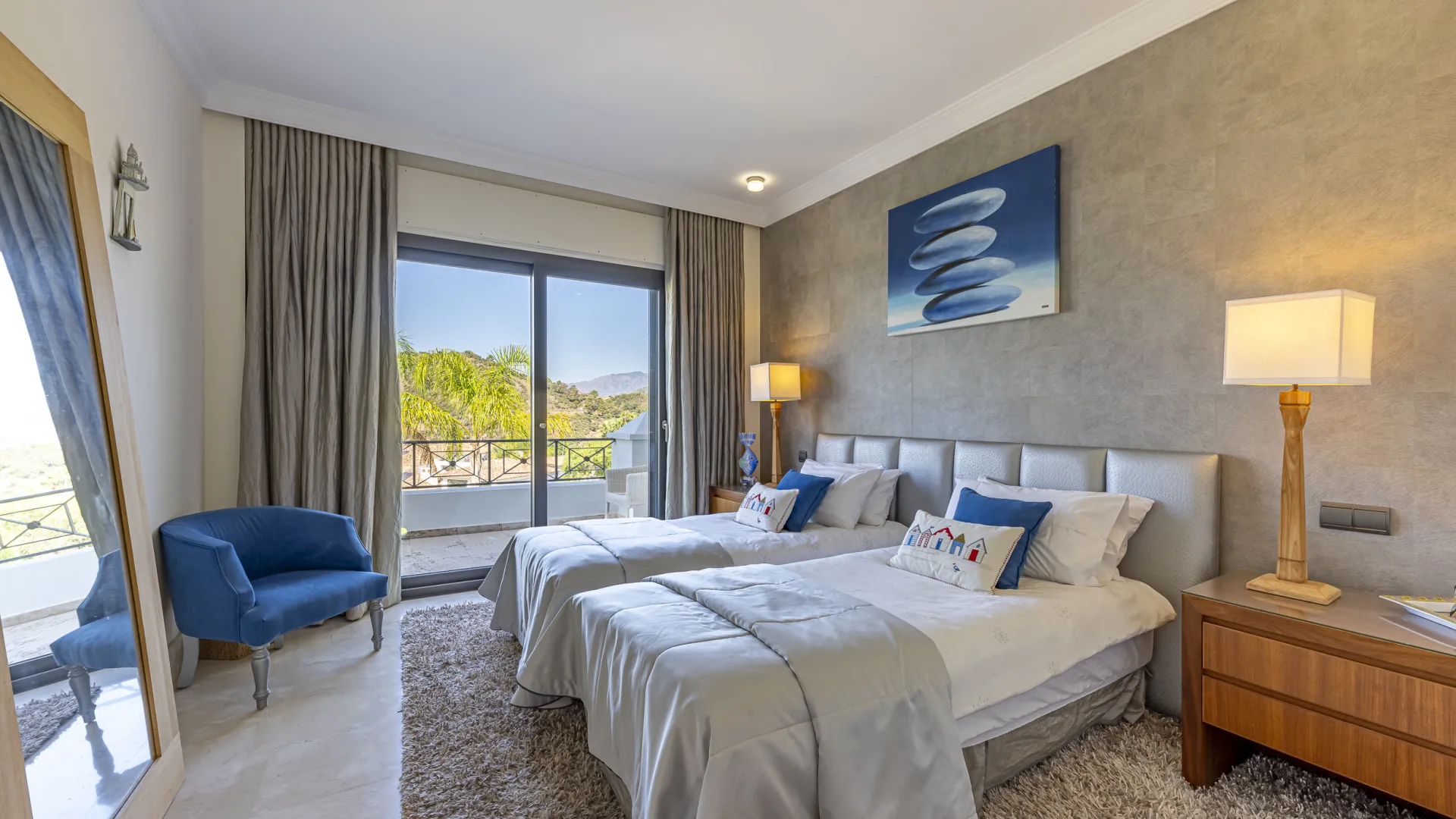 Comprar villa en Los Arqueros con 5 dormitorios