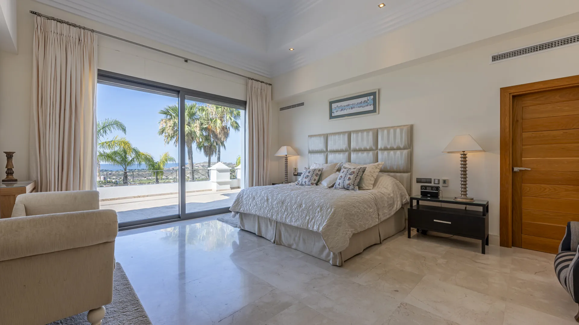 Comprar villa en Los Arqueros con 5 dormitorios