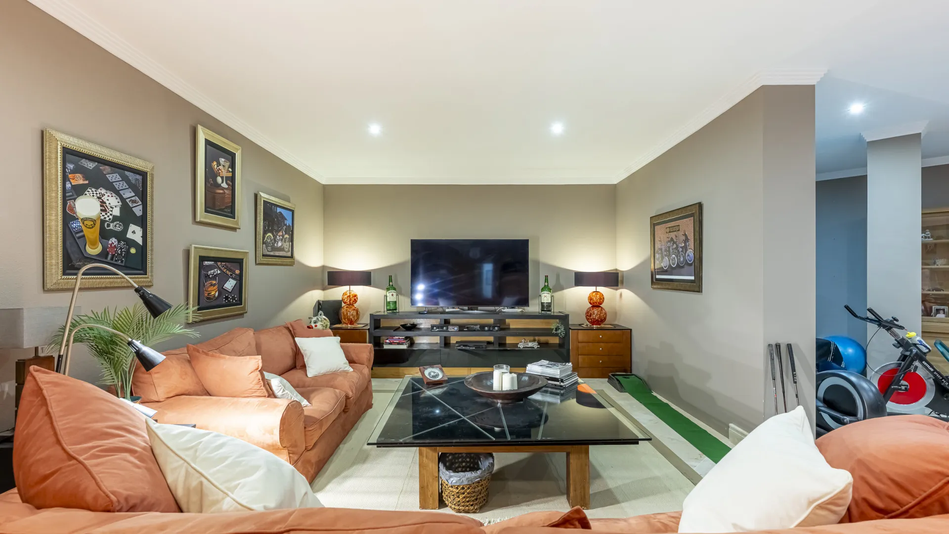 Comprar villa en Los Arqueros con 5 dormitorios