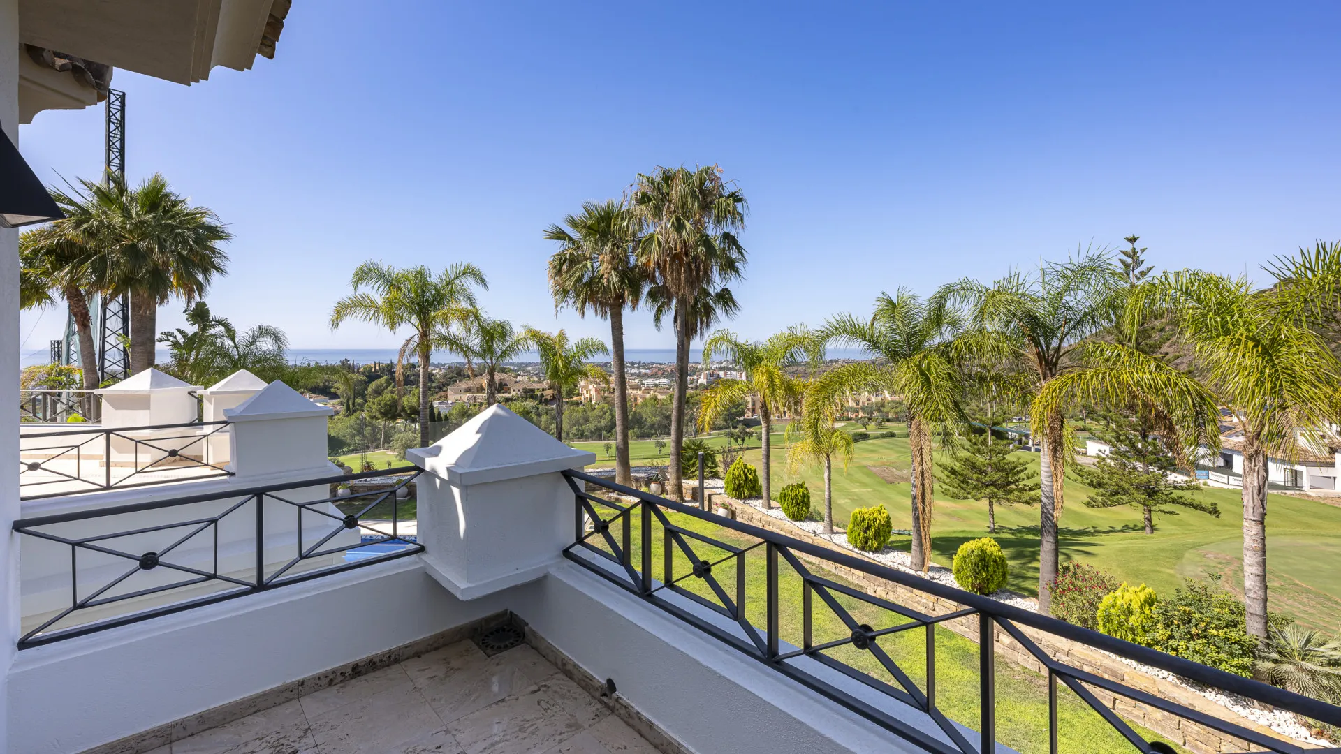 Comprar villa en Los Arqueros con 5 dormitorios