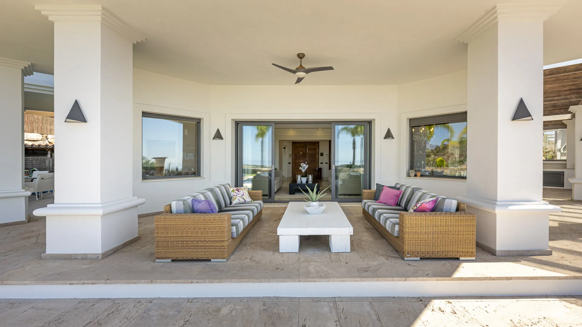 Comprar villa en Los Arqueros con 5 dormitorios