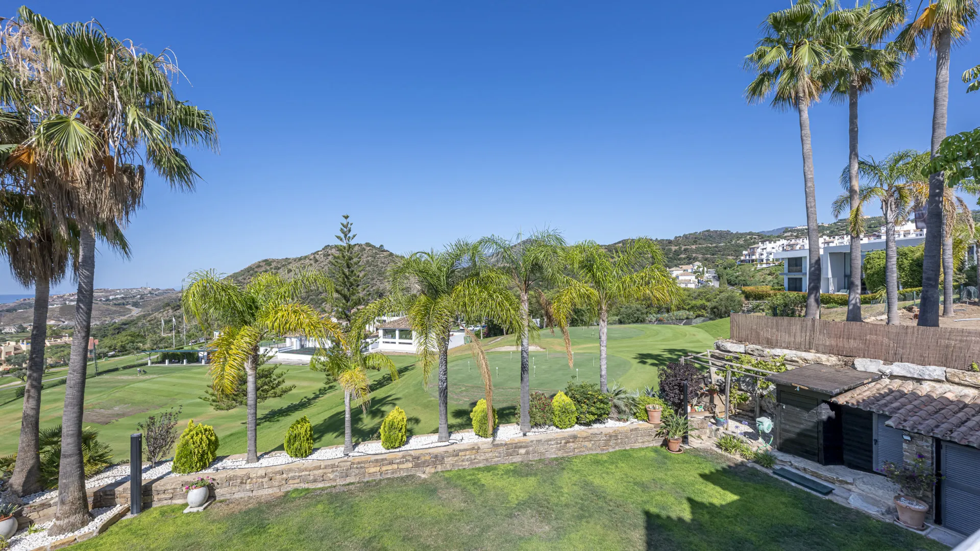 Comprar villa en Los Arqueros con 5 dormitorios