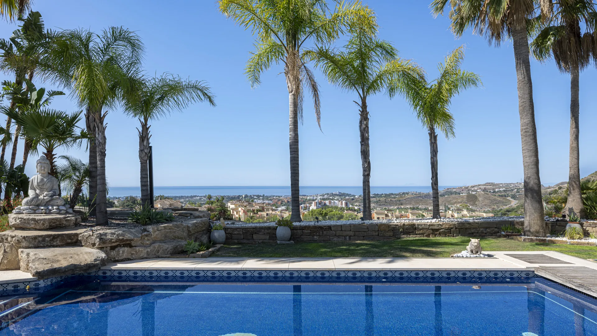 Comprar villa en Los Arqueros con 5 dormitorios