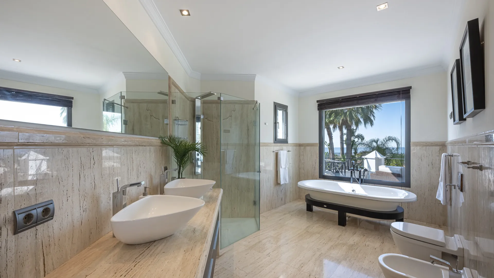 Comprar villa en Los Arqueros con 5 dormitorios