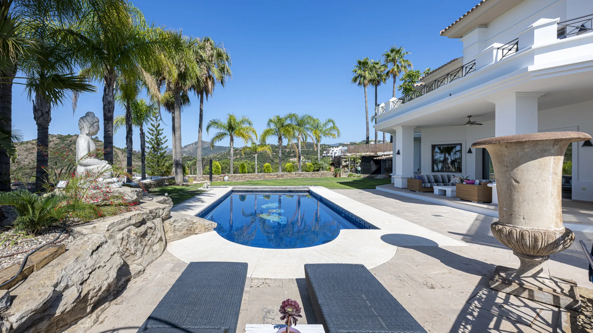 Comprar villa en Los Arqueros con 5 dormitorios