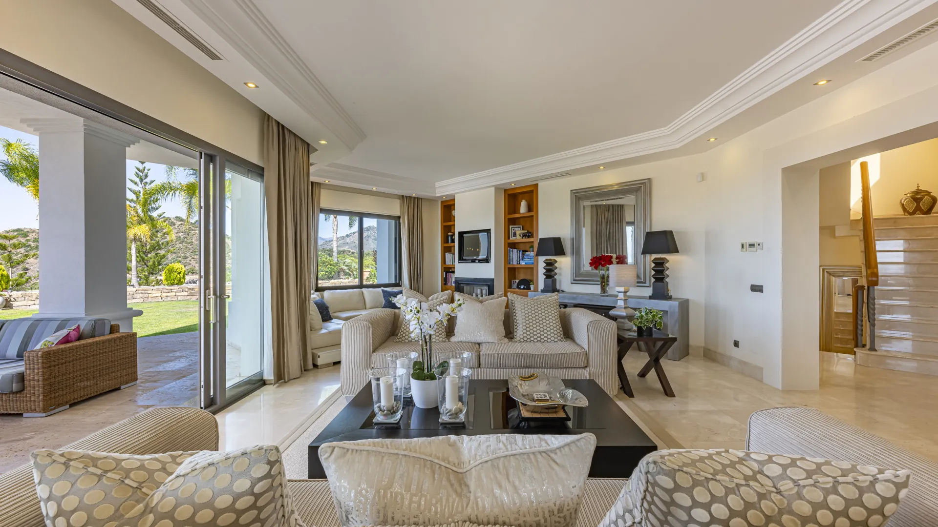 Comprar villa en Los Arqueros con 5 dormitorios