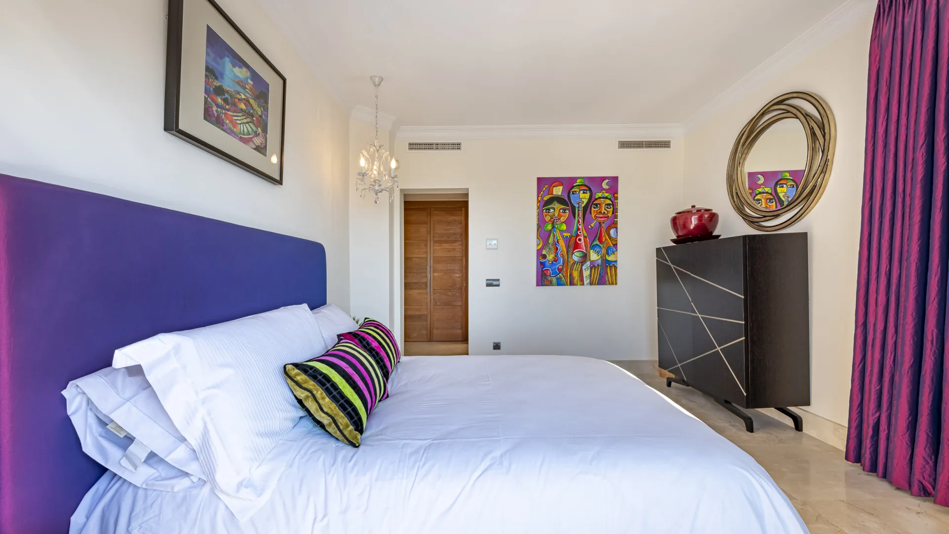 Comprar villa en Los Arqueros con 5 dormitorios