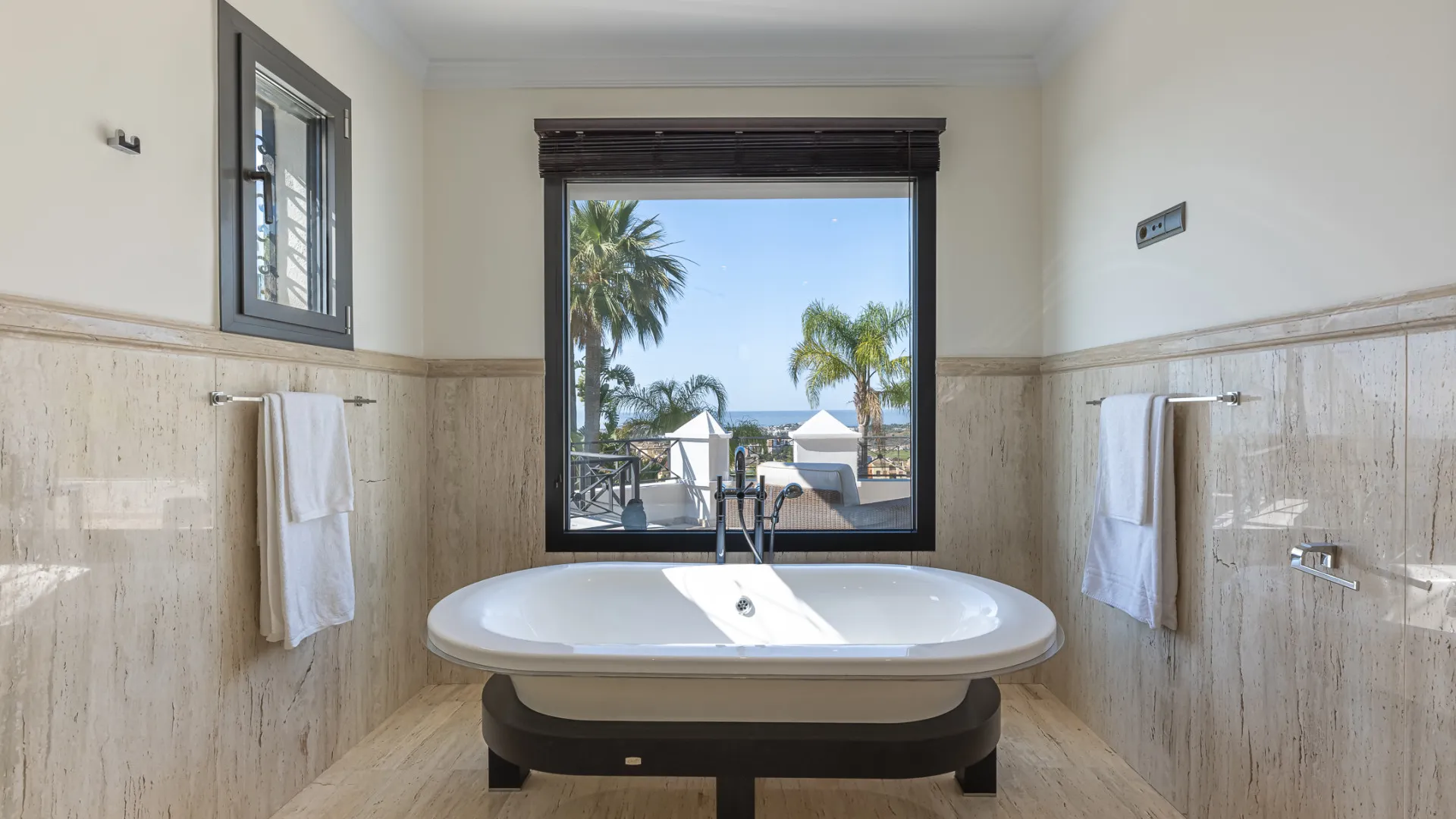 Comprar villa en Los Arqueros con 5 dormitorios