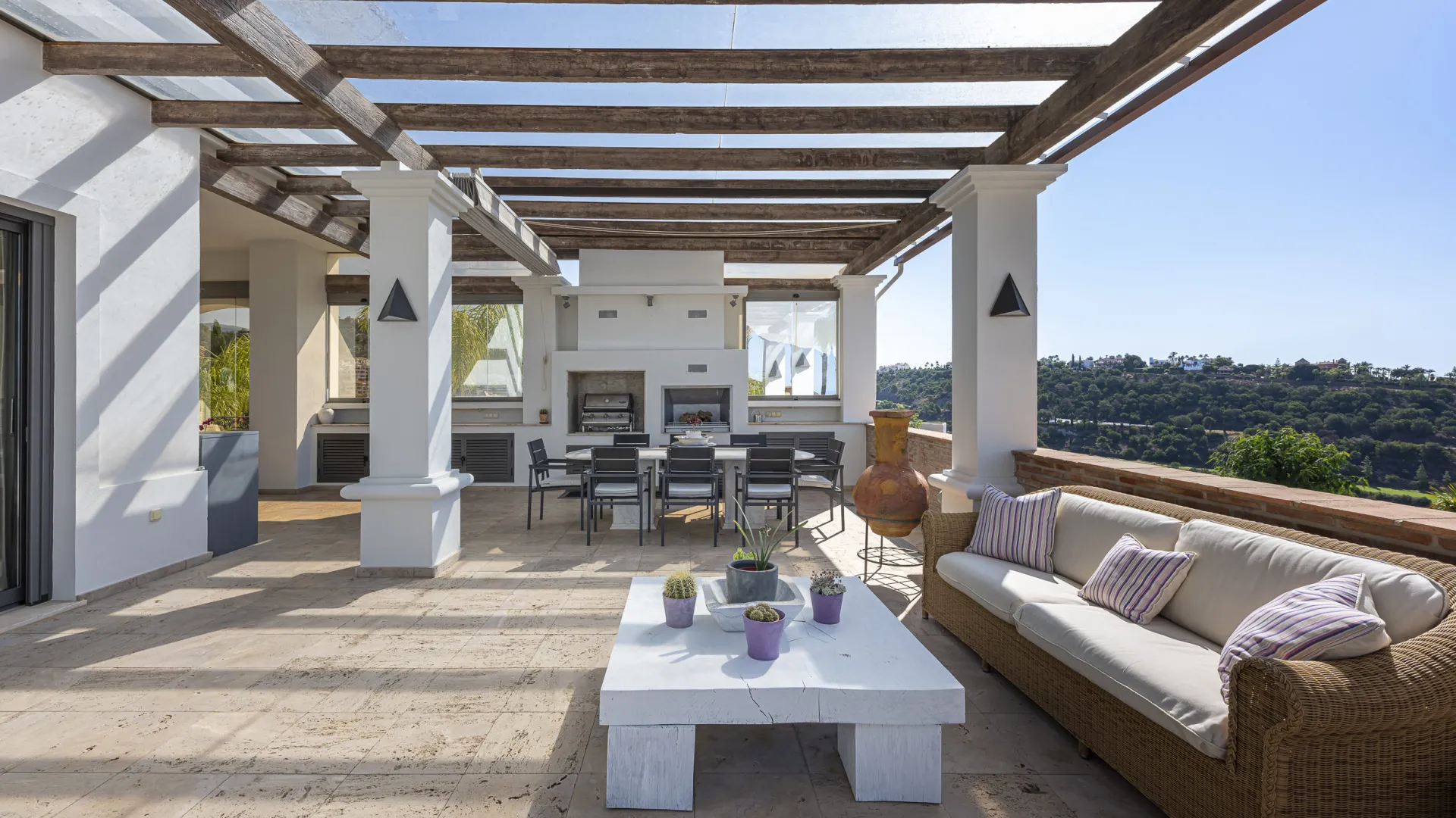 Comprar villa en Los Arqueros con 5 dormitorios