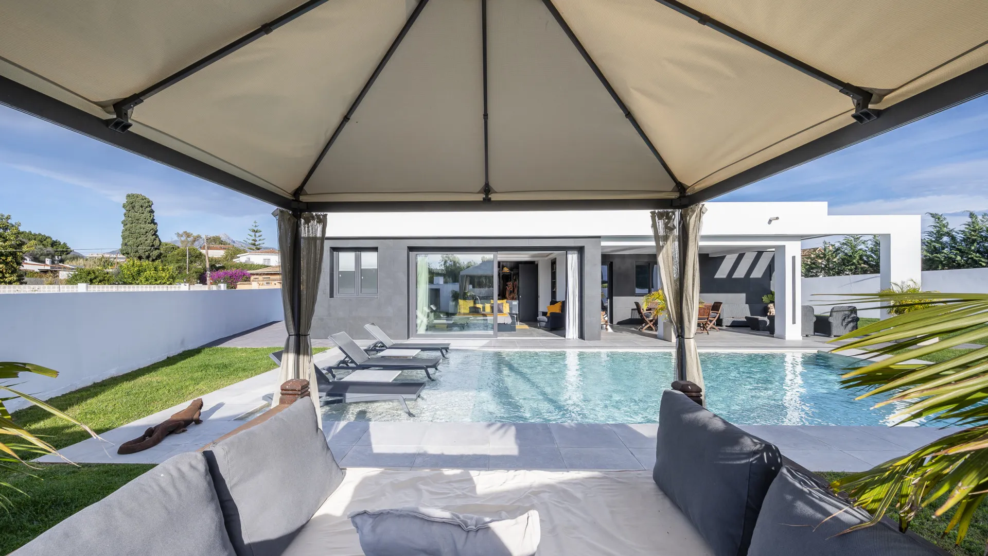 3 bedrooms villa in Linda Vista Baja for sale