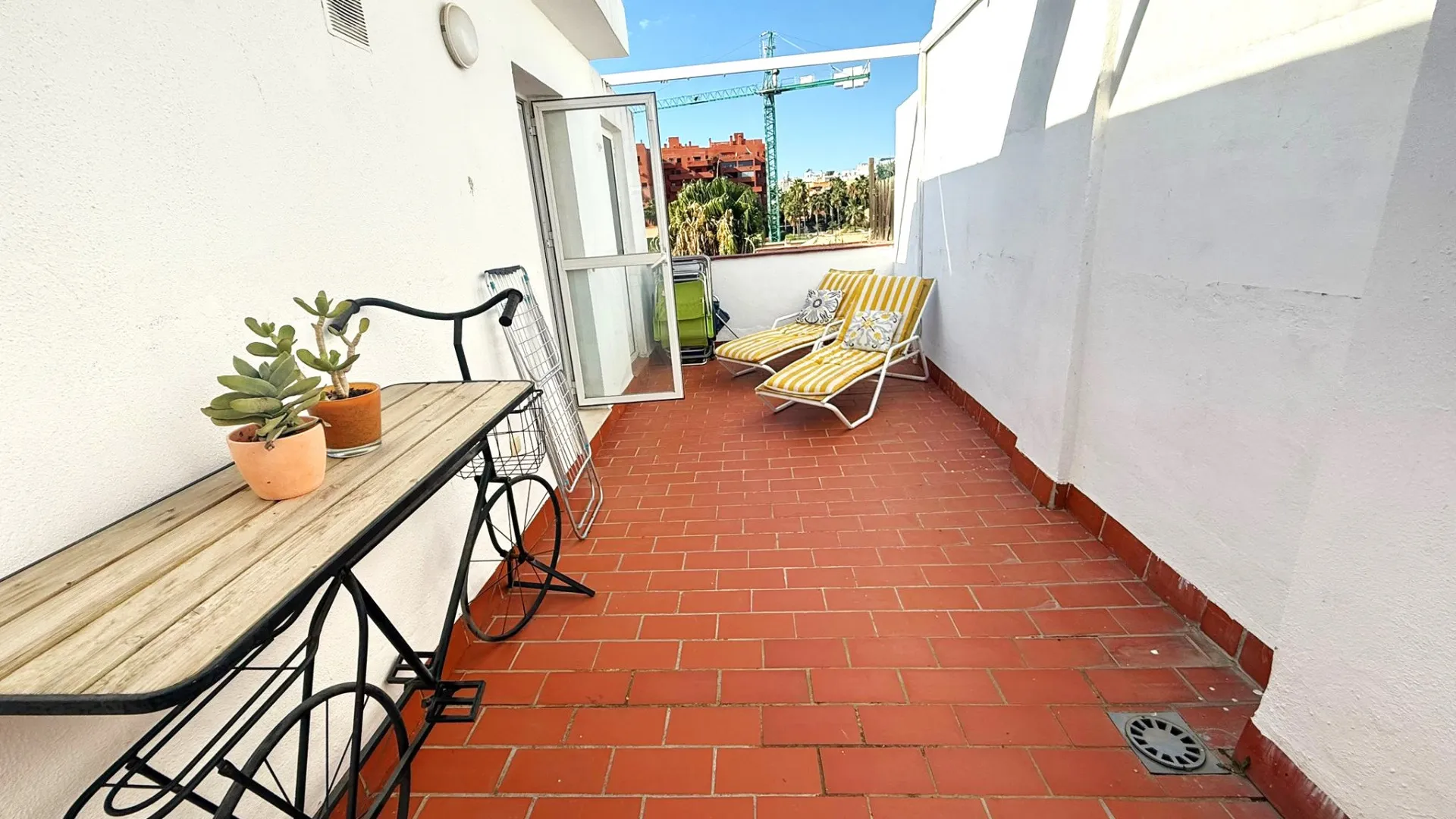 For sale duplex penthouse with 3 bedrooms in Estepona Town