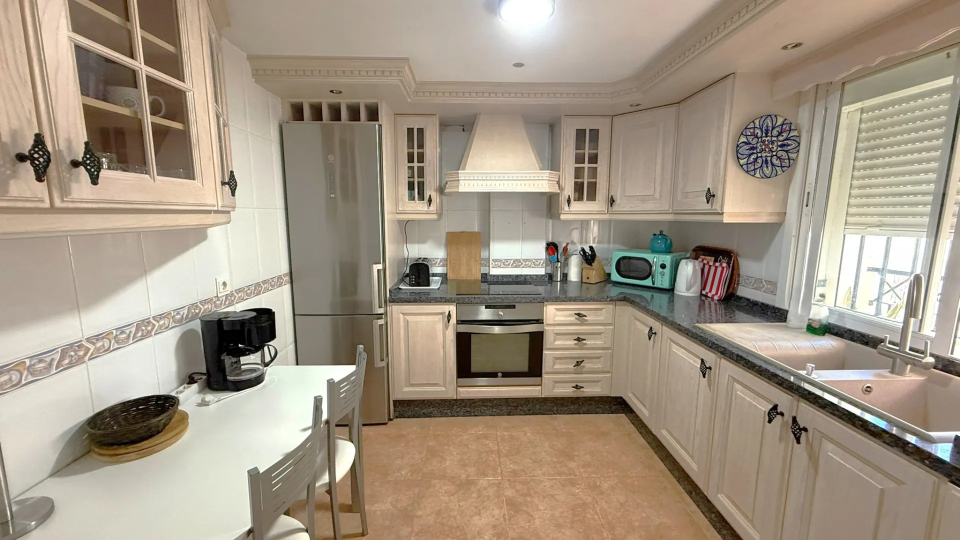 For sale duplex penthouse with 3 bedrooms in Estepona Town