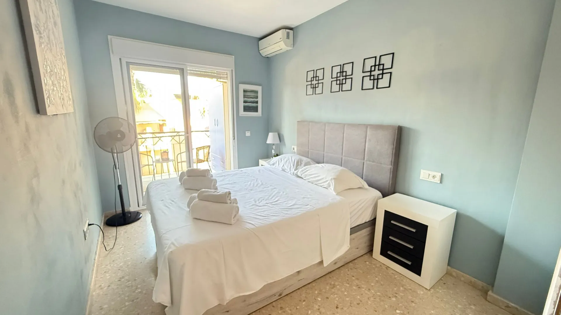 For sale duplex penthouse with 3 bedrooms in Estepona Town
