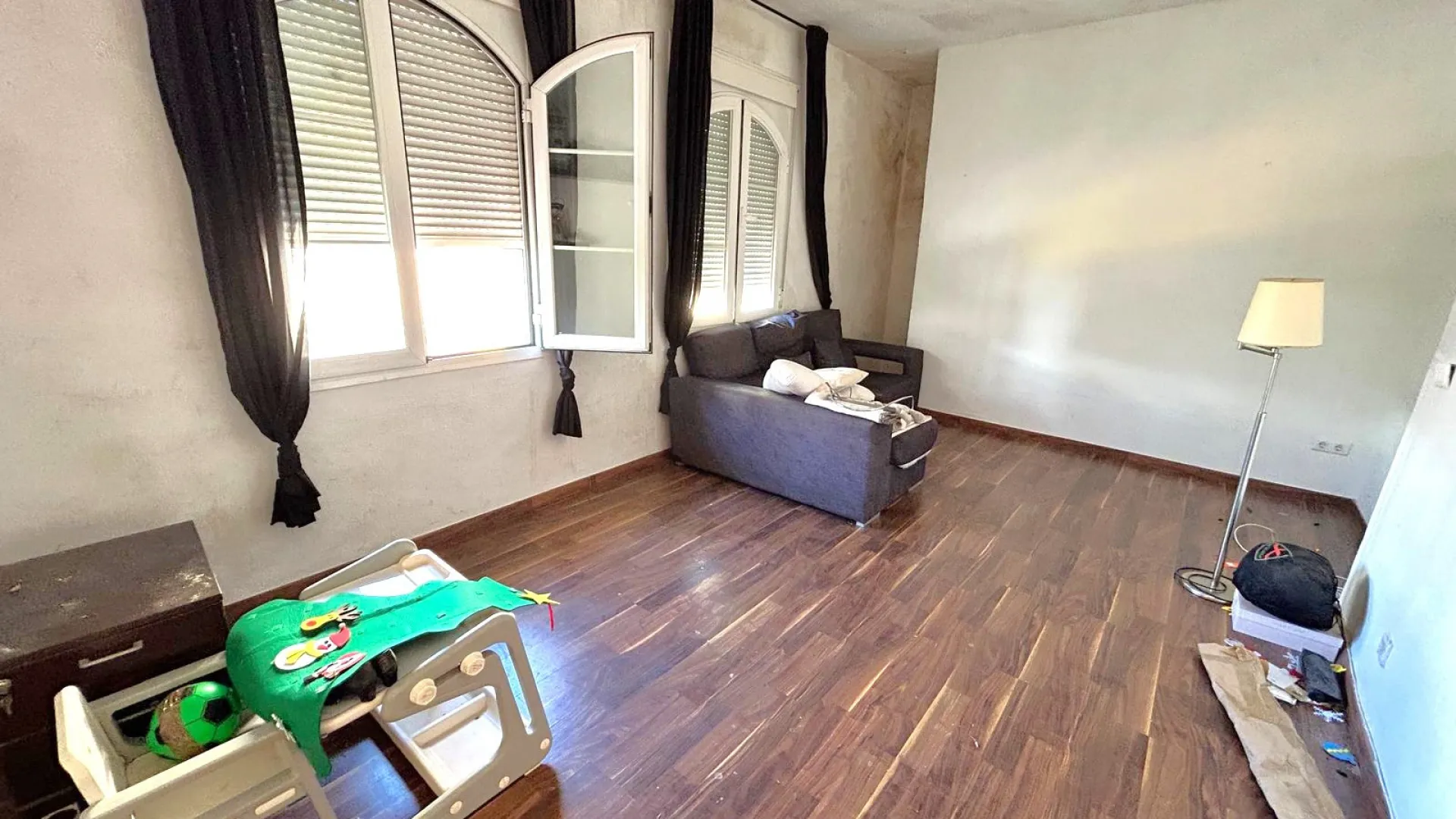 Se vende casa con 4 dormitorios en Estepona Ciudad
