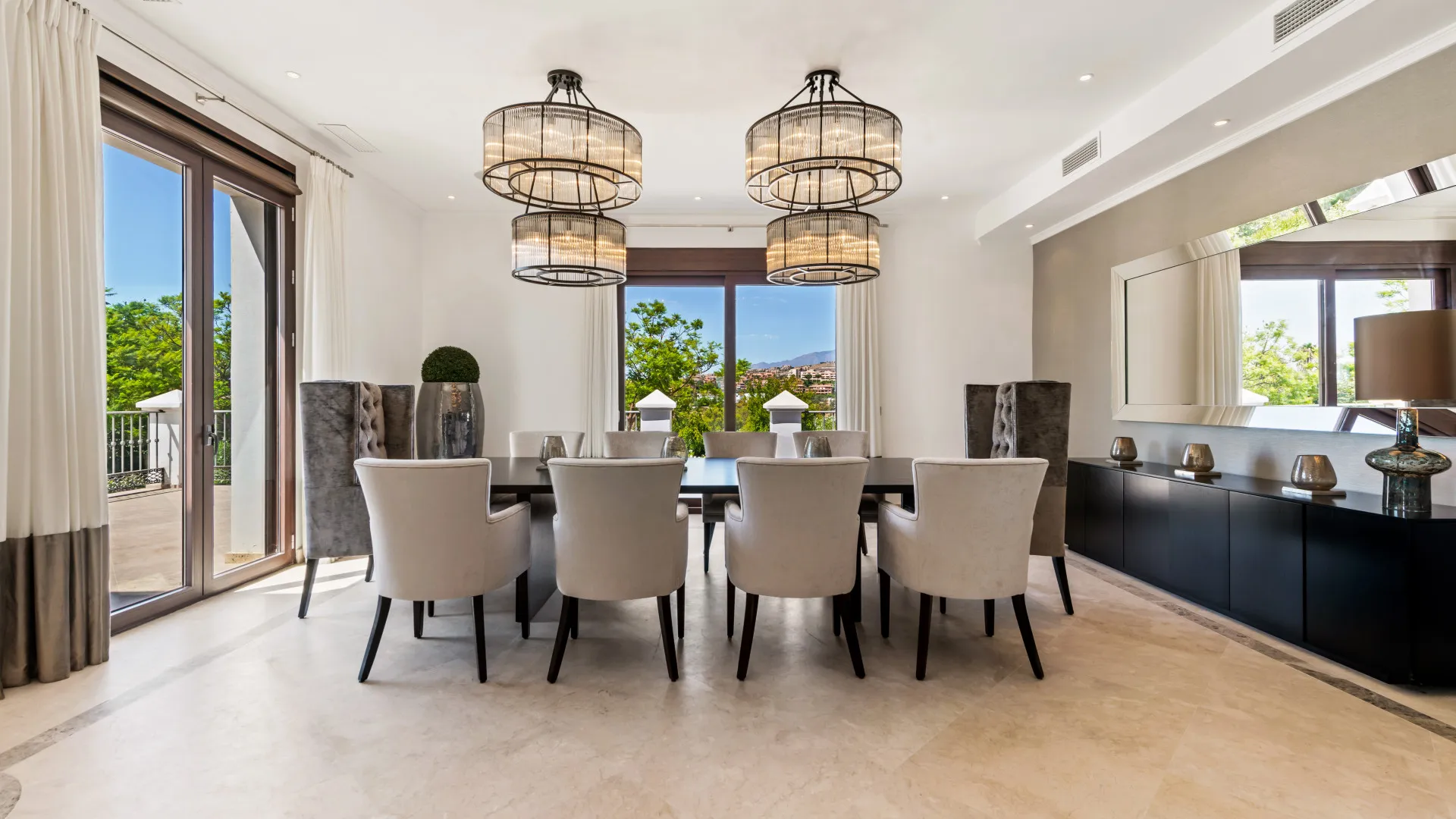 Comprar villa de 6 dormitorios en Valle del Sol