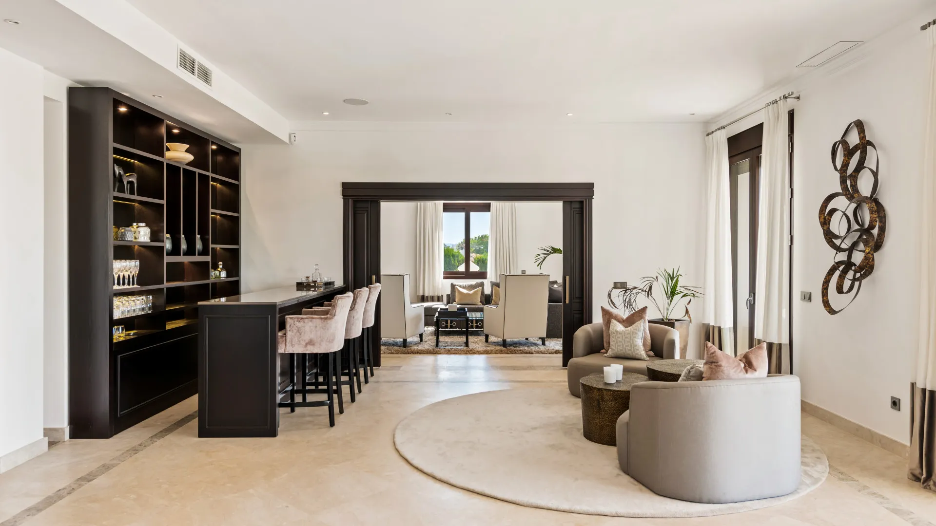 Comprar villa de 6 dormitorios en Valle del Sol