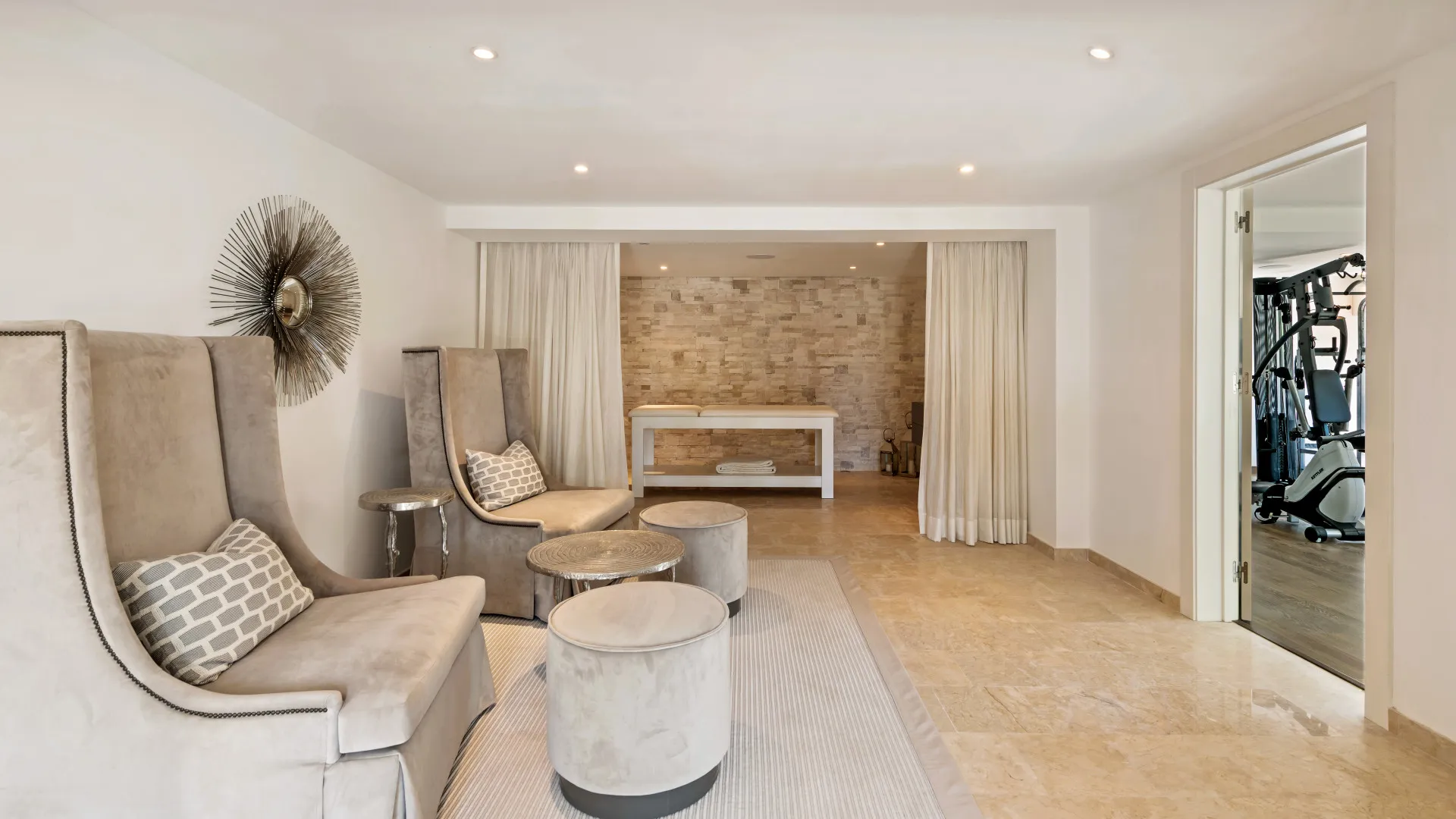 Comprar villa de 6 dormitorios en Valle del Sol