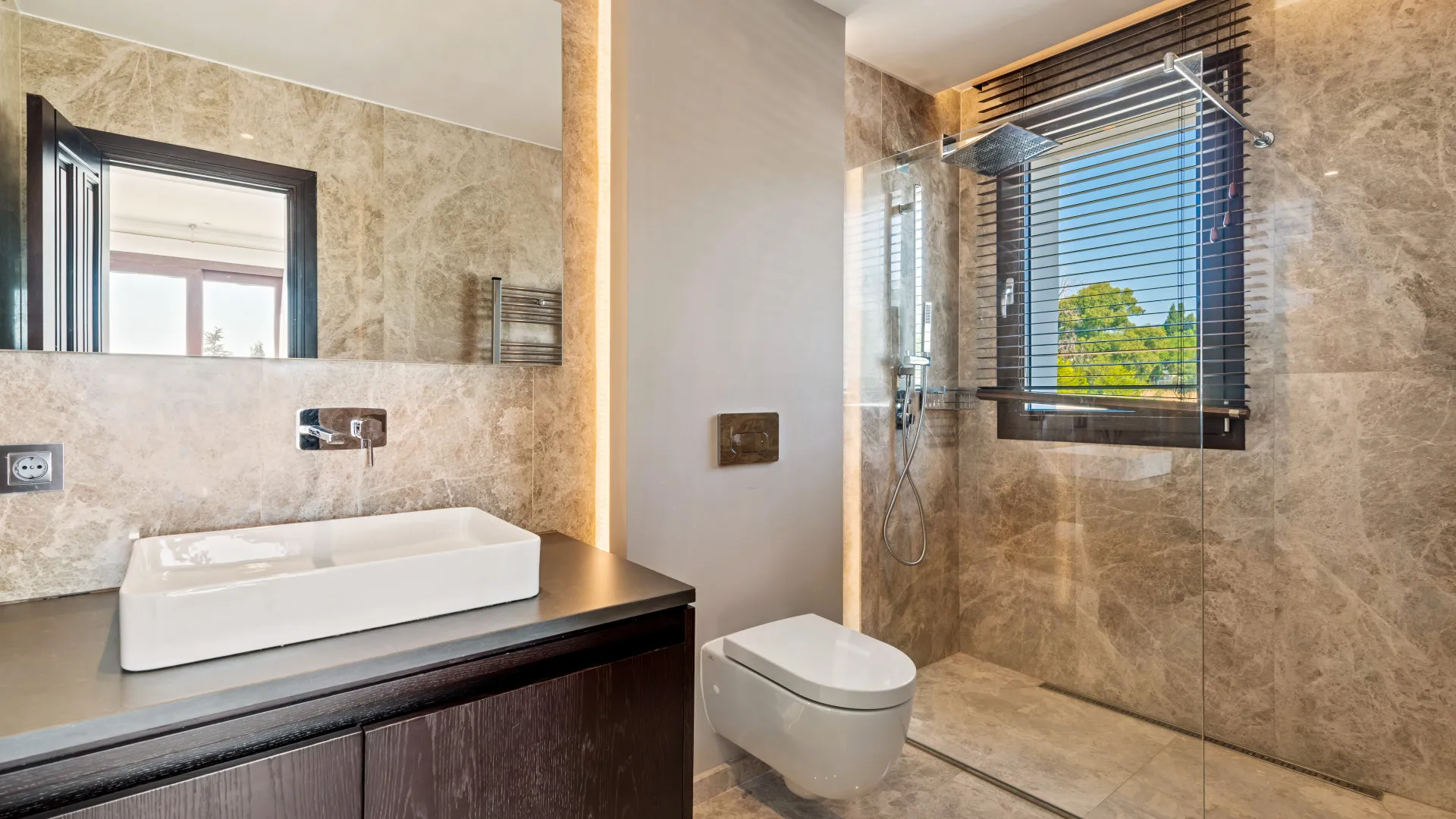 Comprar villa de 6 dormitorios en Valle del Sol