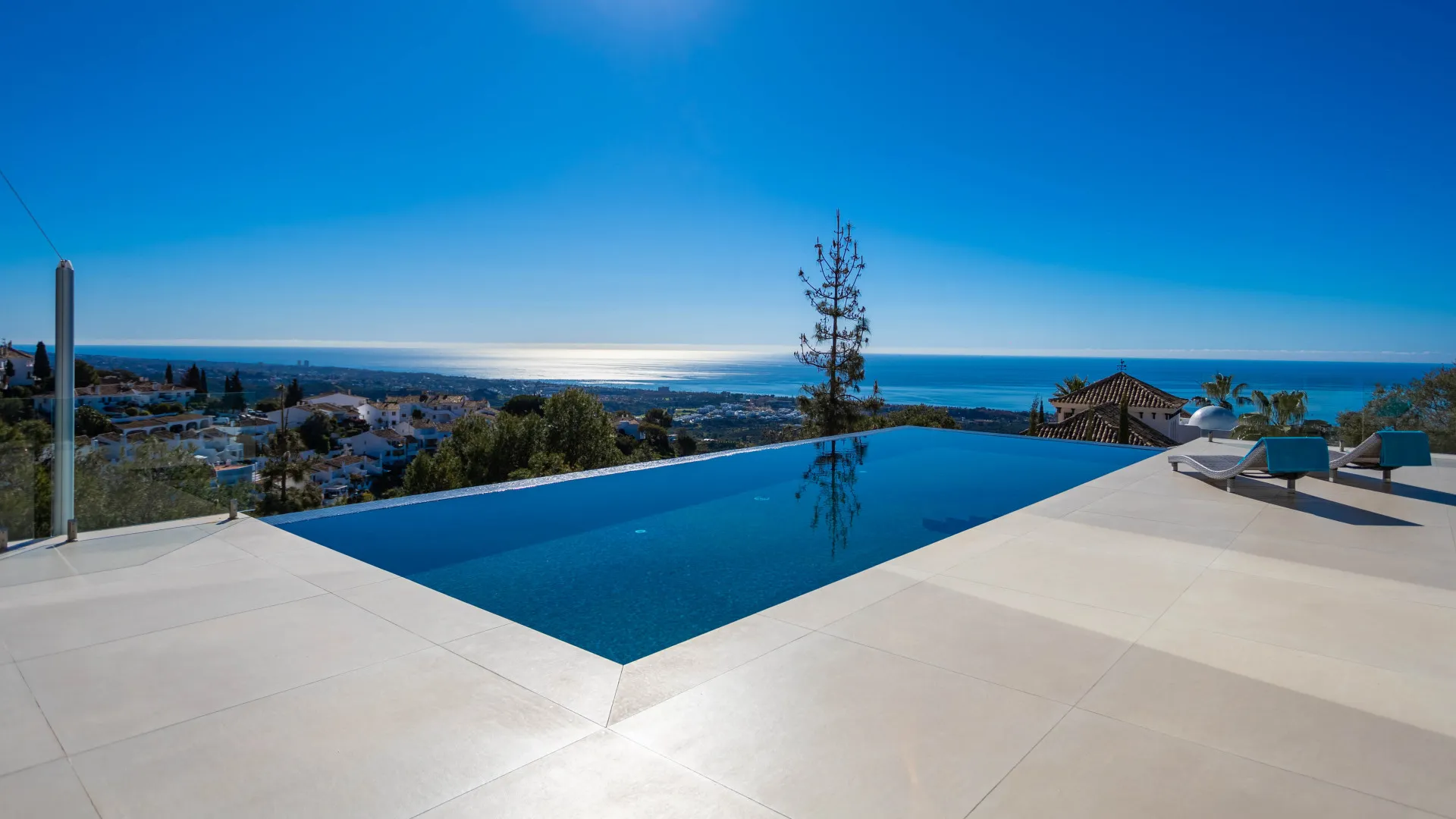 Buy Los Altos de los Monteros villa with 4 bedrooms