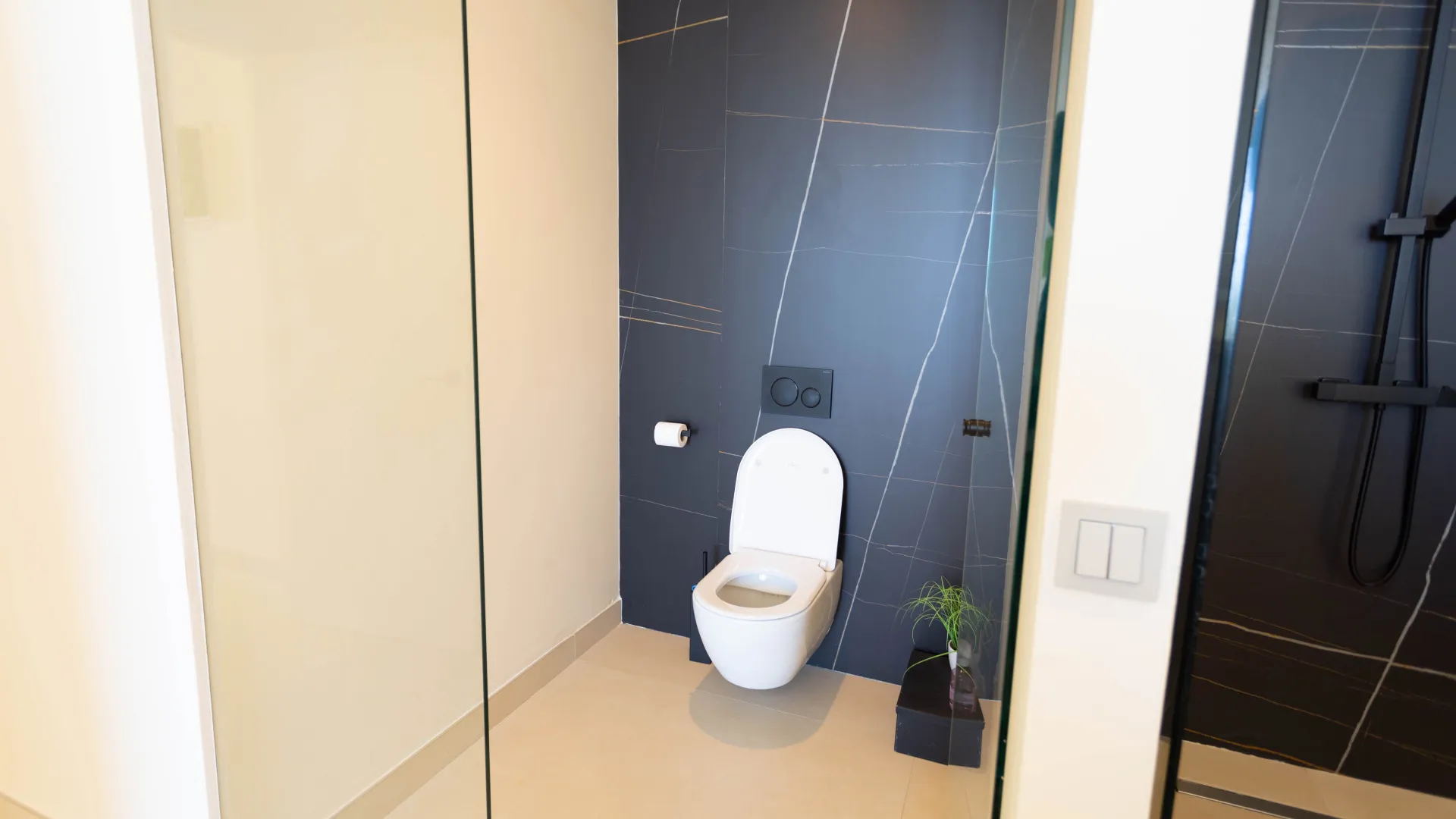 Buy Los Altos de los Monteros villa with 4 bedrooms