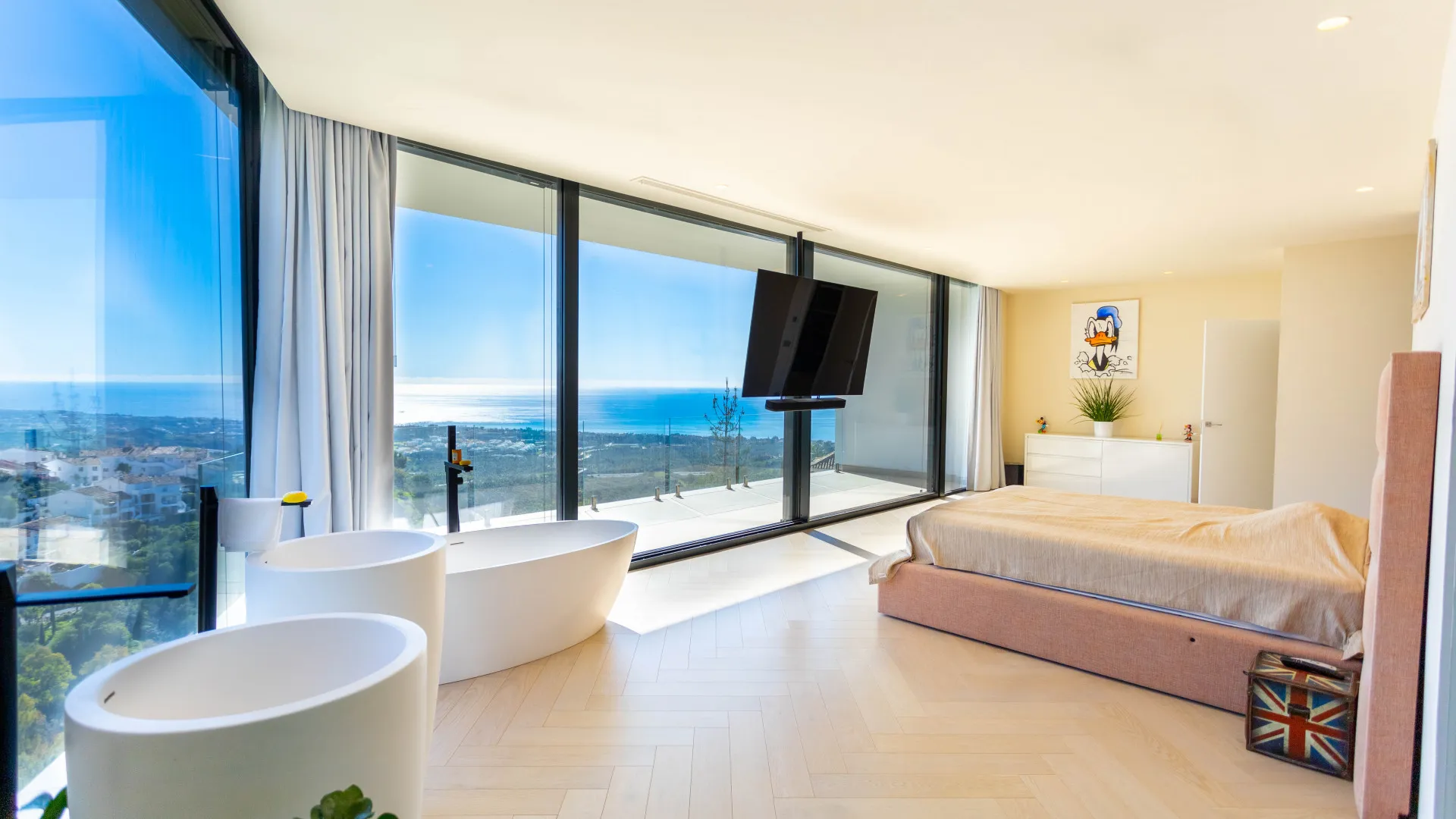 Buy Los Altos de los Monteros villa with 4 bedrooms