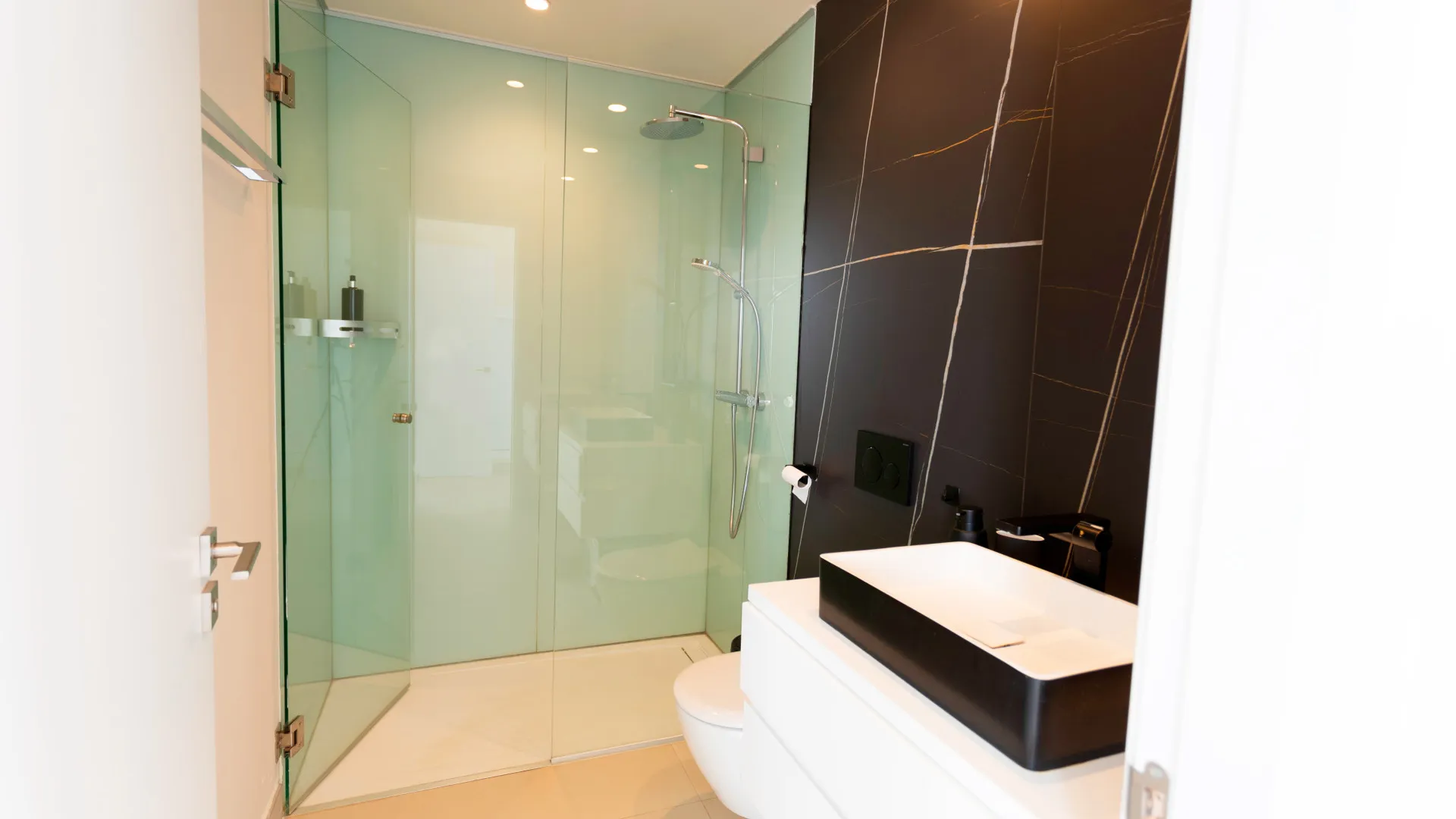 Buy Los Altos de los Monteros villa with 4 bedrooms