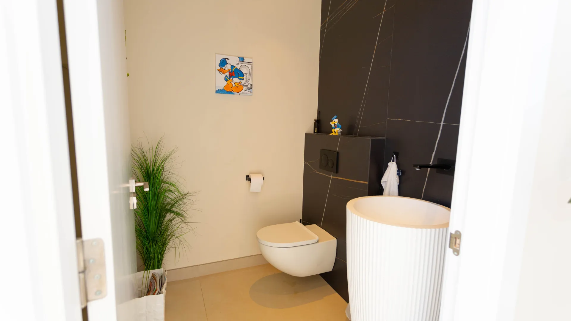 Buy Los Altos de los Monteros villa with 4 bedrooms