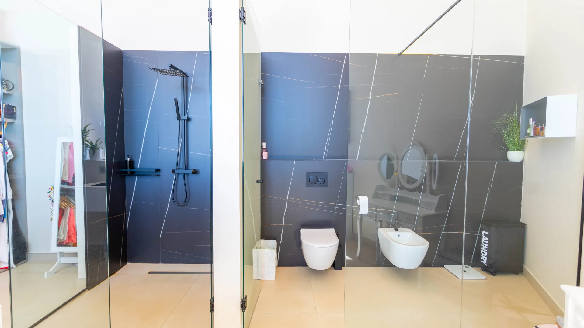 Buy Los Altos de los Monteros villa with 4 bedrooms