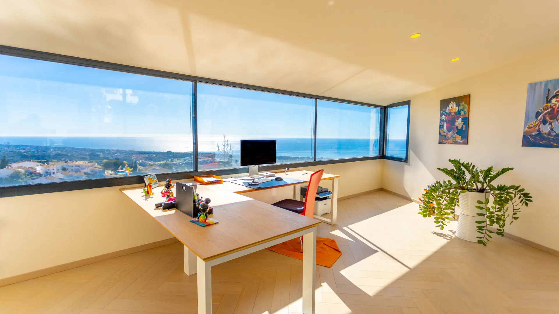 Buy Los Altos de los Monteros villa with 4 bedrooms