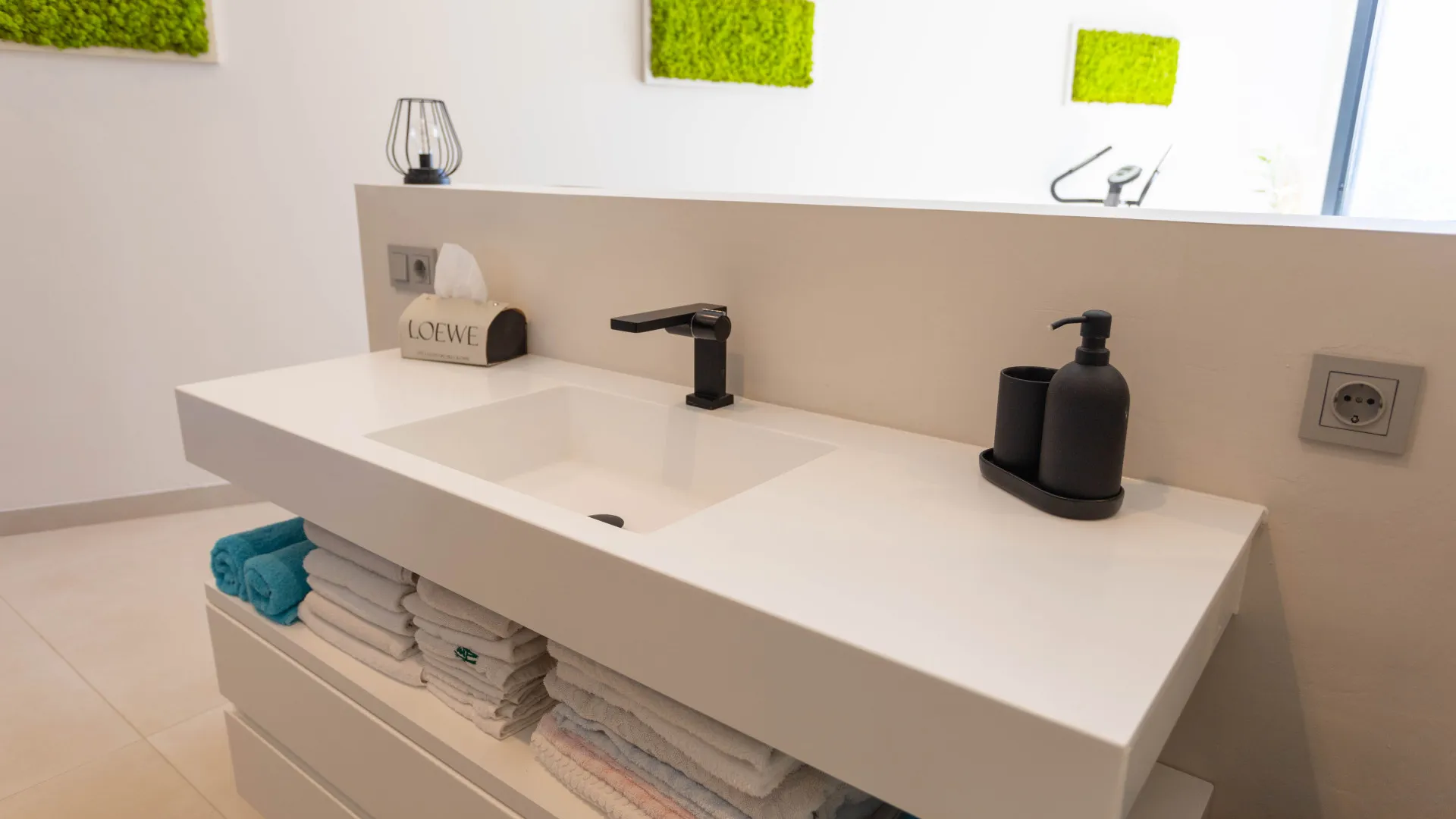 Buy Los Altos de los Monteros villa with 4 bedrooms