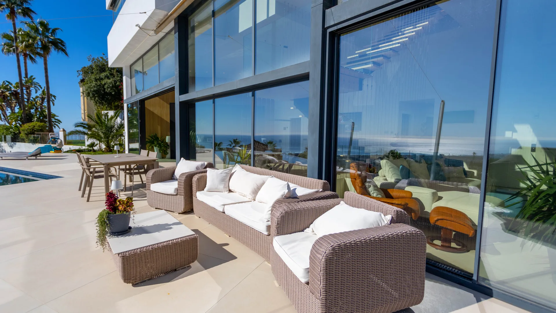 Buy Los Altos de los Monteros villa with 4 bedrooms