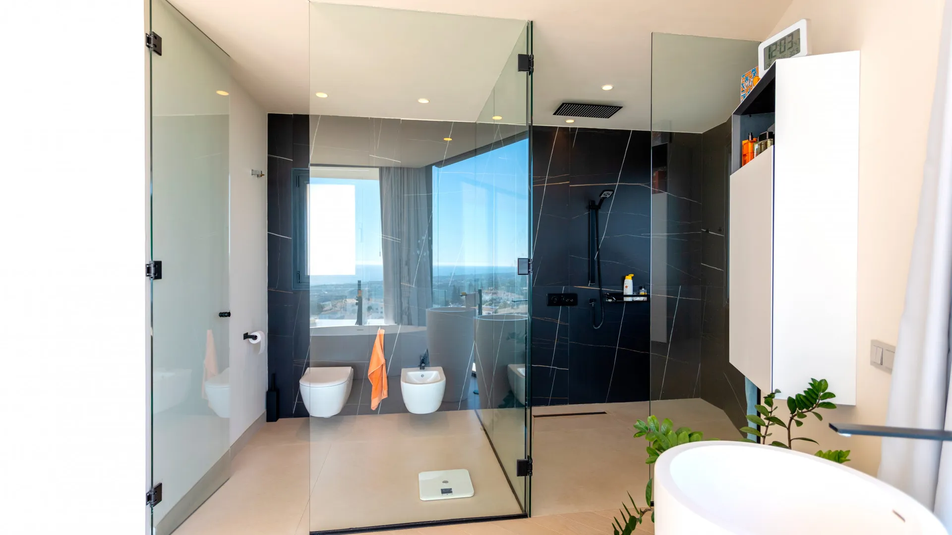 Buy Los Altos de los Monteros villa with 4 bedrooms