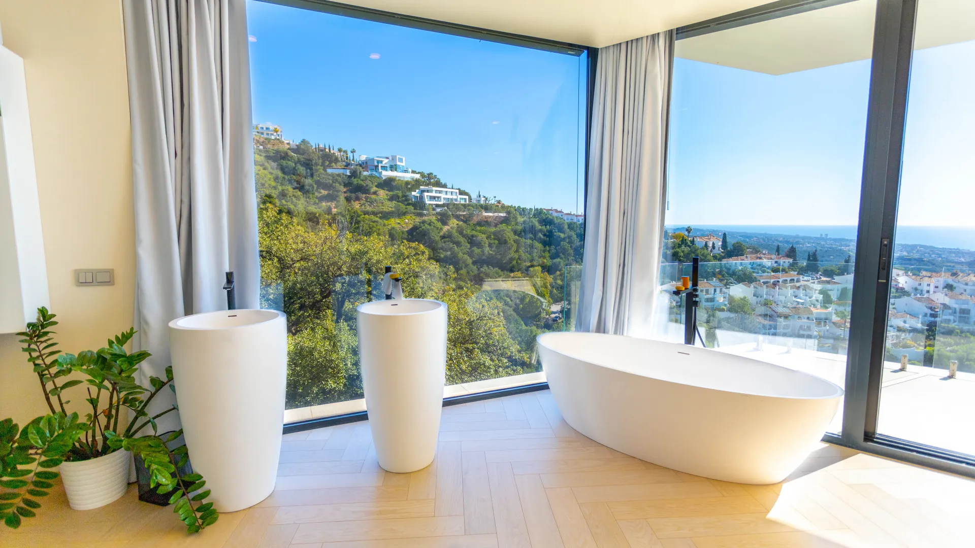 Buy Los Altos de los Monteros villa with 4 bedrooms