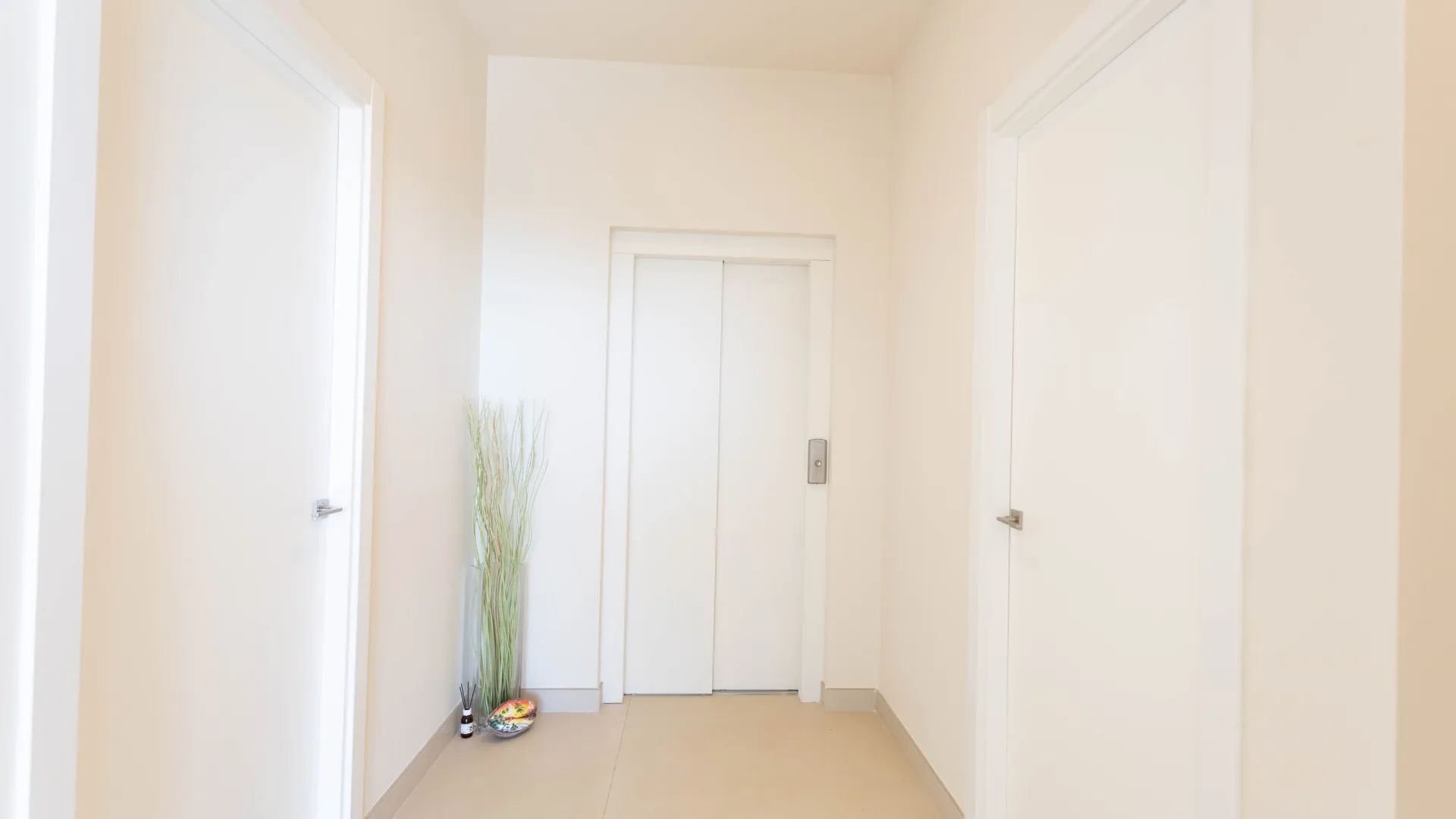 Buy Los Altos de los Monteros villa with 4 bedrooms