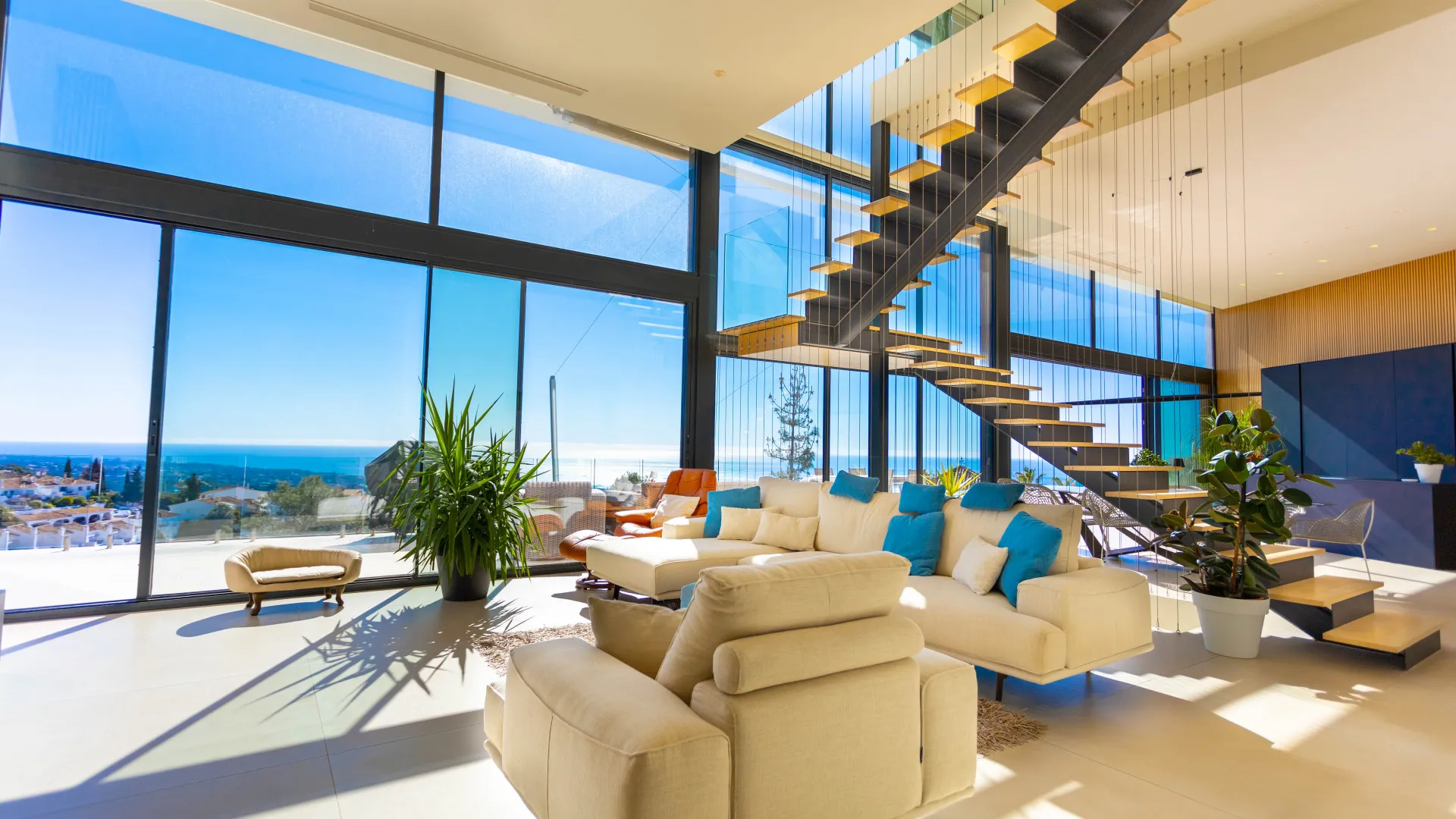 Buy Los Altos de los Monteros villa with 4 bedrooms