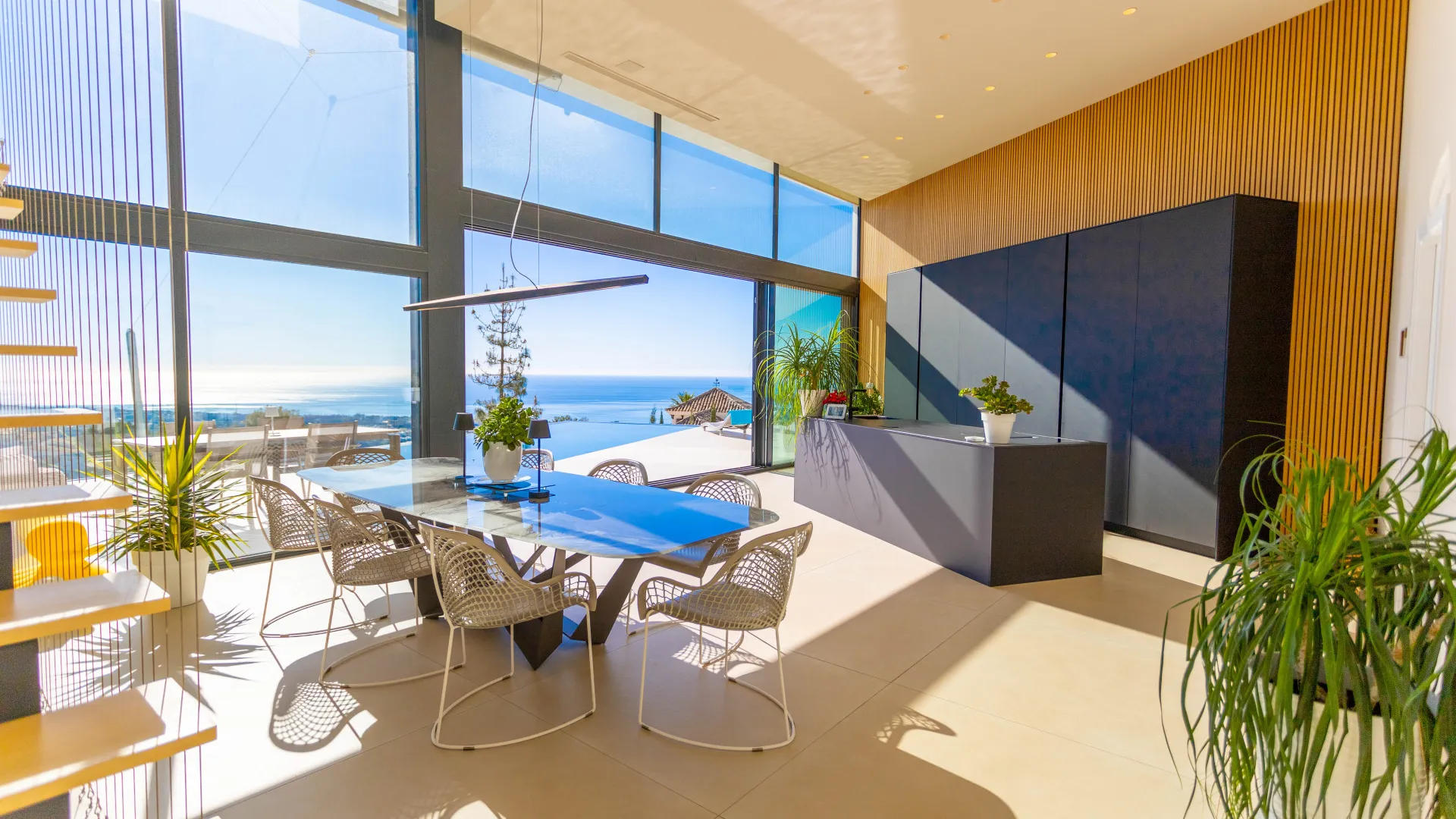 Buy Los Altos de los Monteros villa with 4 bedrooms