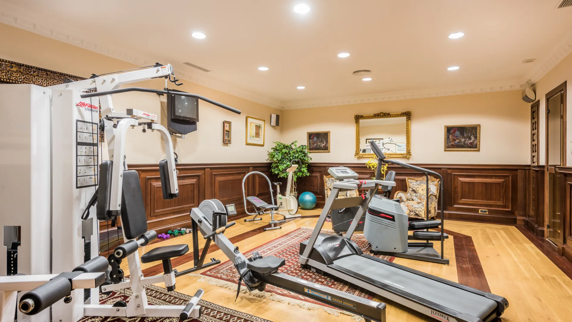 7 bedrooms villa in Sierra Blanca for sale